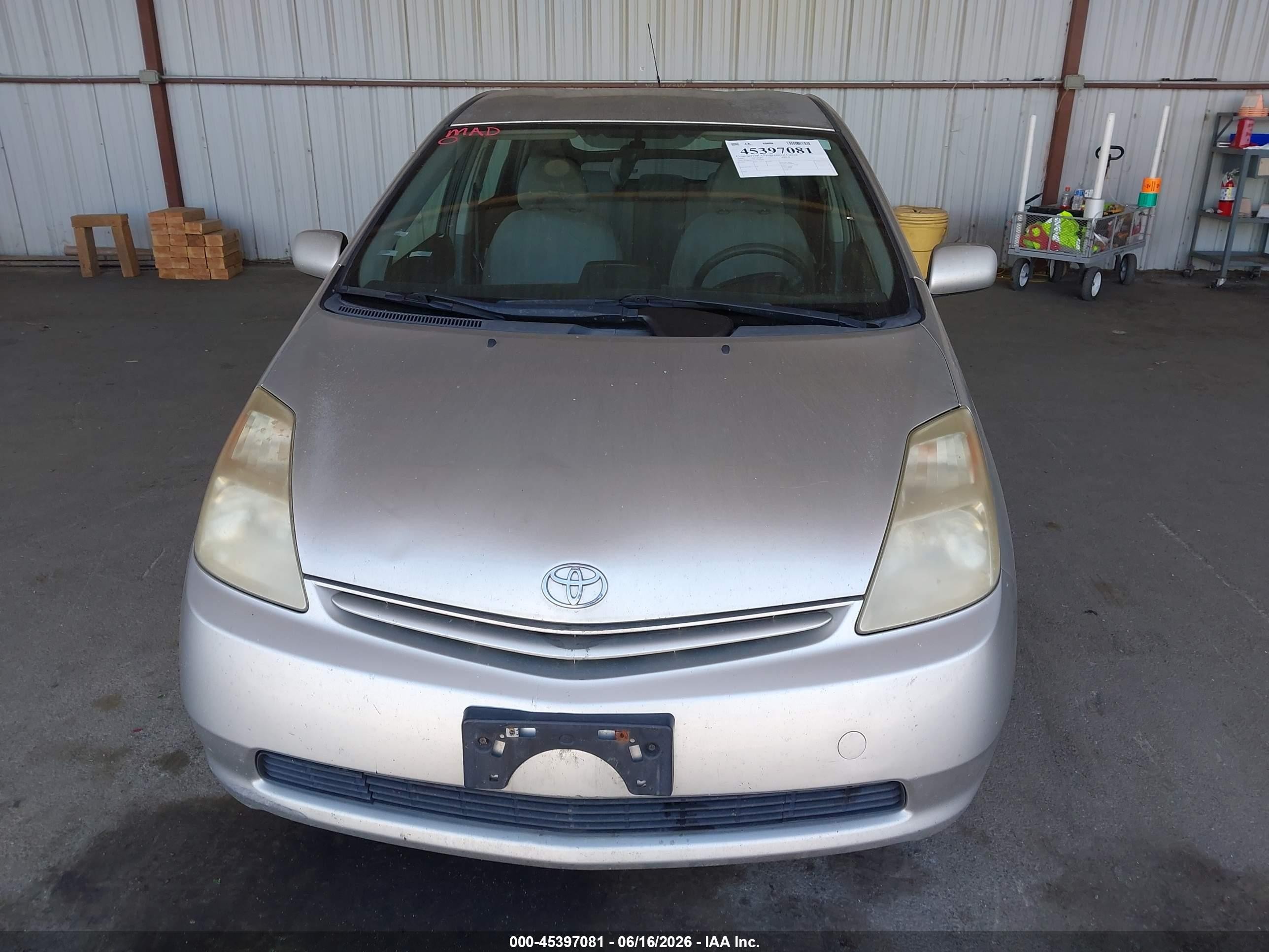 2004 Toyota Prius   Серебряный vin: JTDKB20U440116826