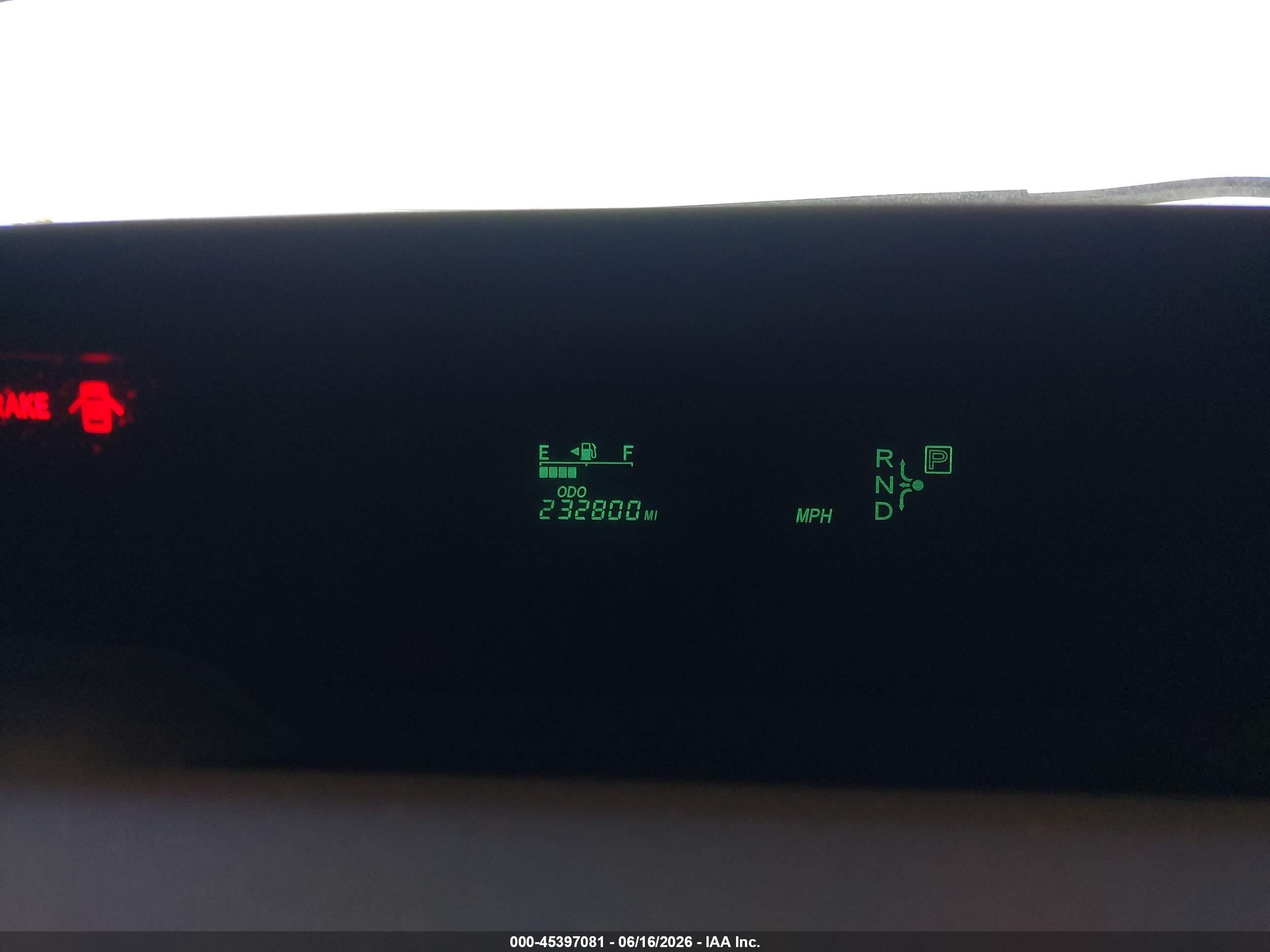 2004 Toyota Prius   Серебряный vin: JTDKB20U440116826