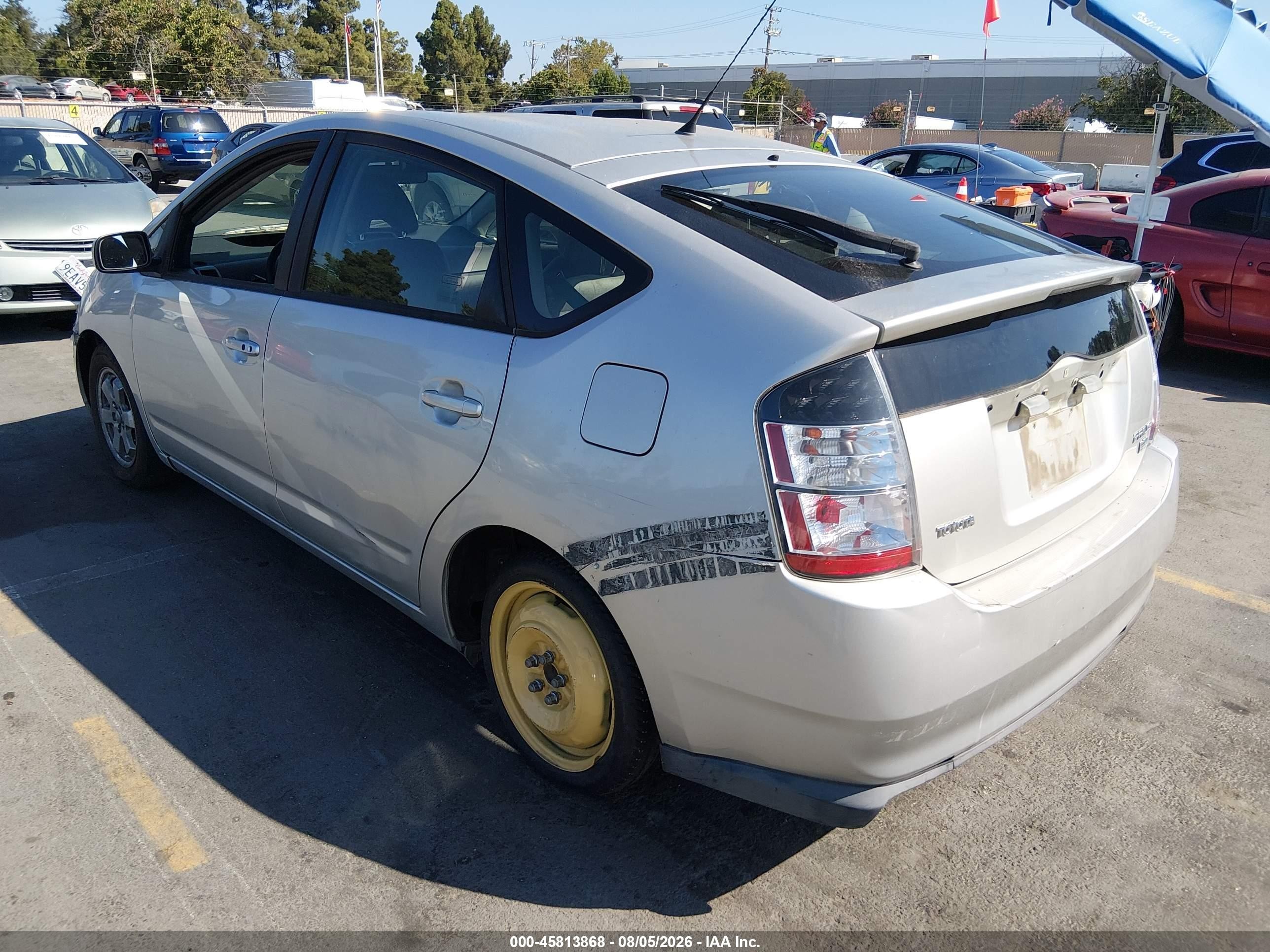 2005 Toyota Prius   Серебряный vin: JTDKB20U450127164