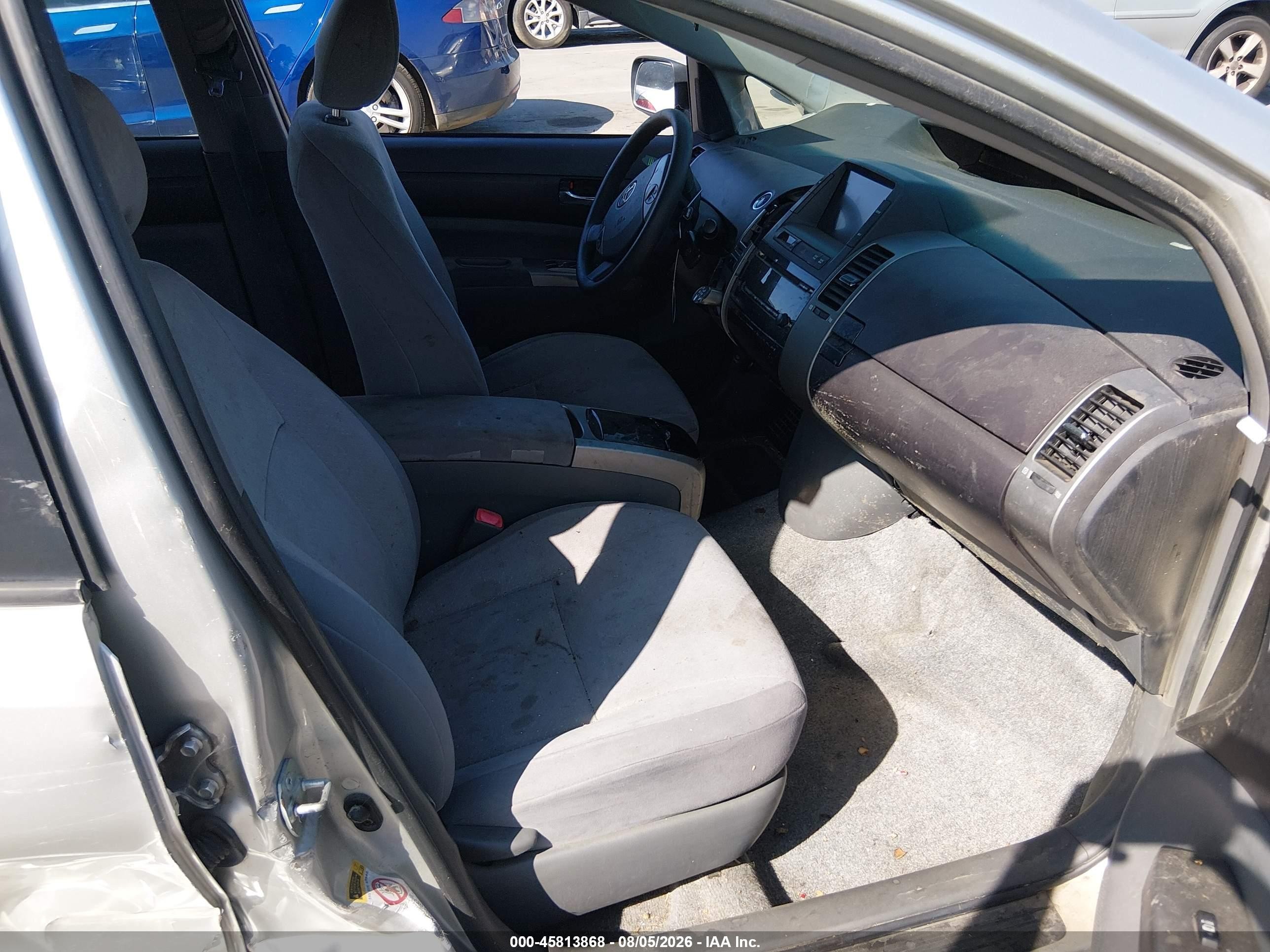 2005 Toyota Prius   Серебряный vin: JTDKB20U450127164