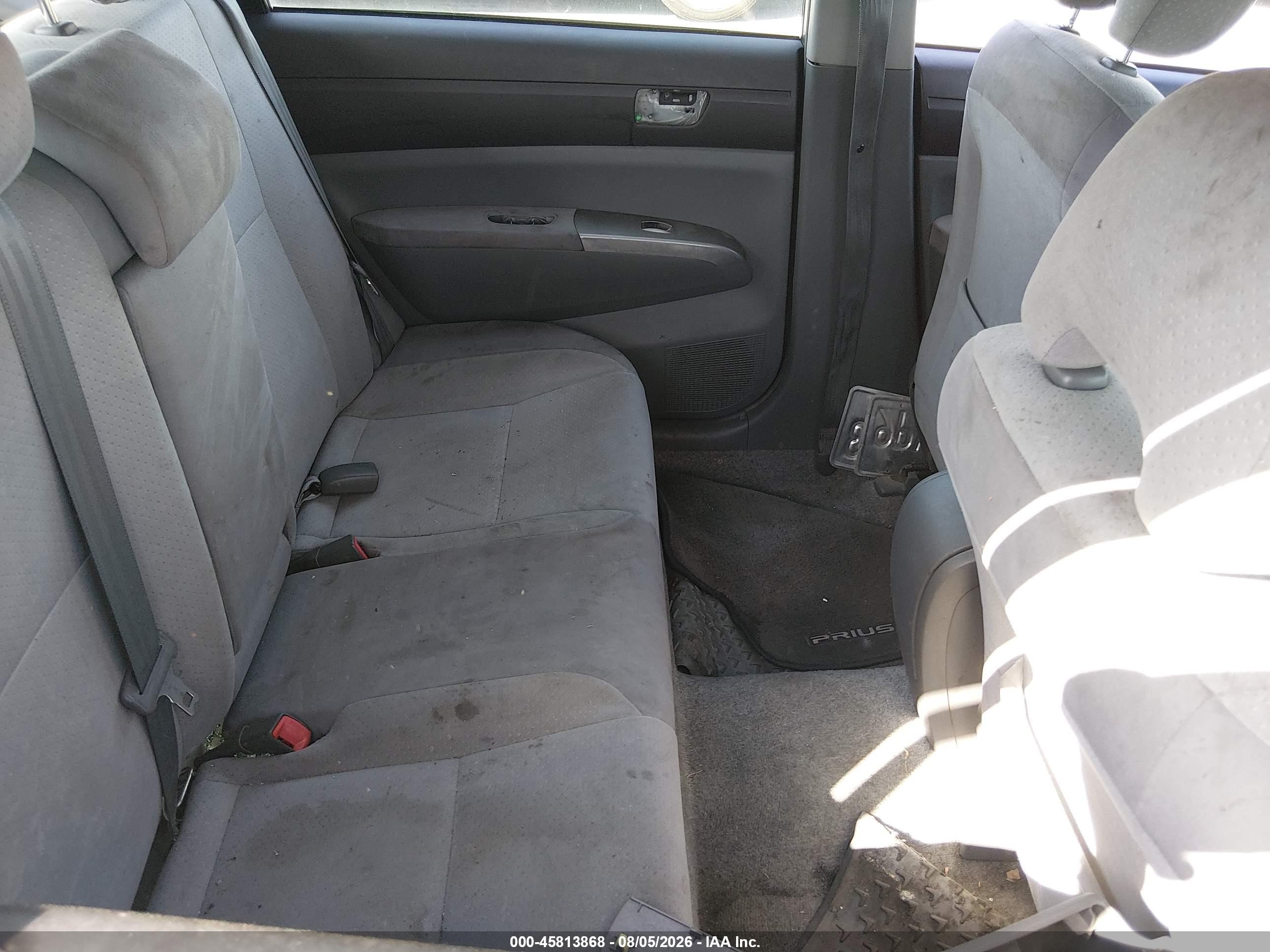2005 Toyota Prius   Серебряный vin: JTDKB20U450127164