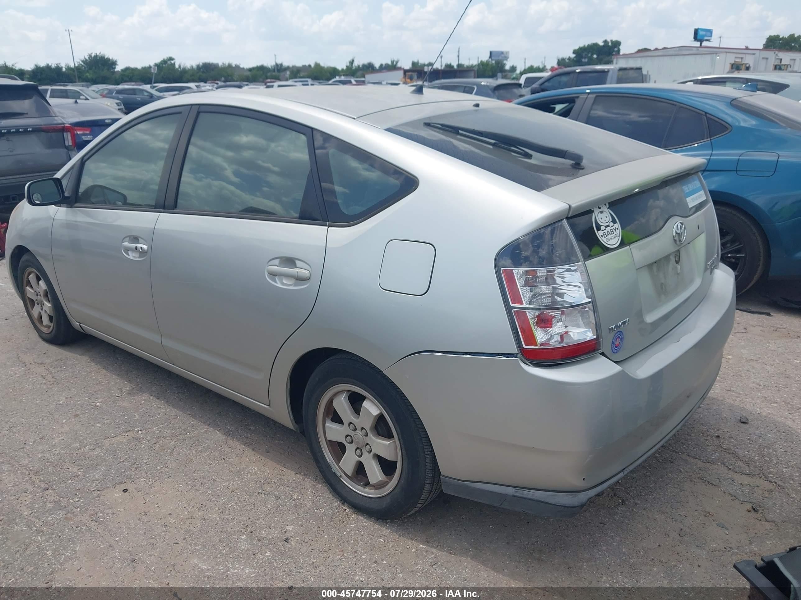 2005 Toyota Prius   Silver vin: JTDKB20U453024826