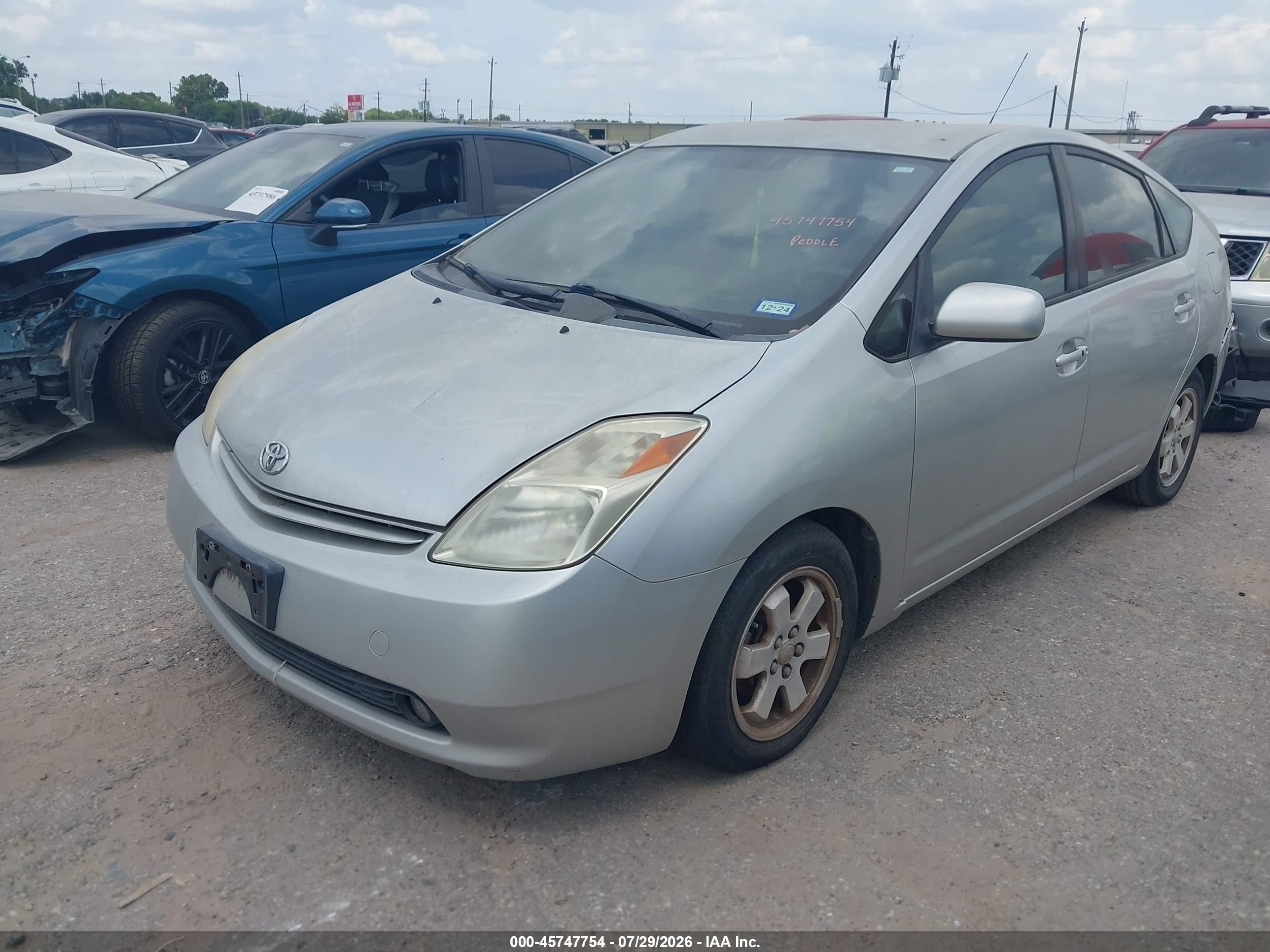 2005 Toyota Prius   Silver vin: JTDKB20U453024826