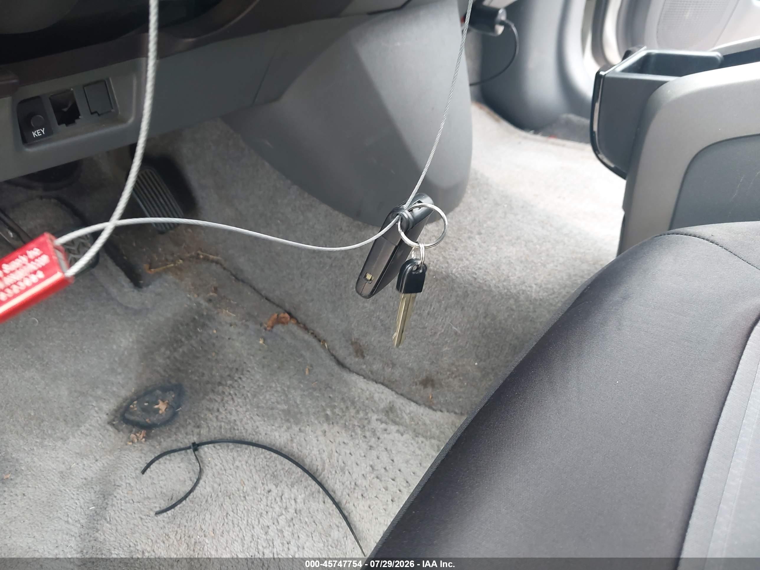 2005 Toyota Prius   Silver vin: JTDKB20U453024826