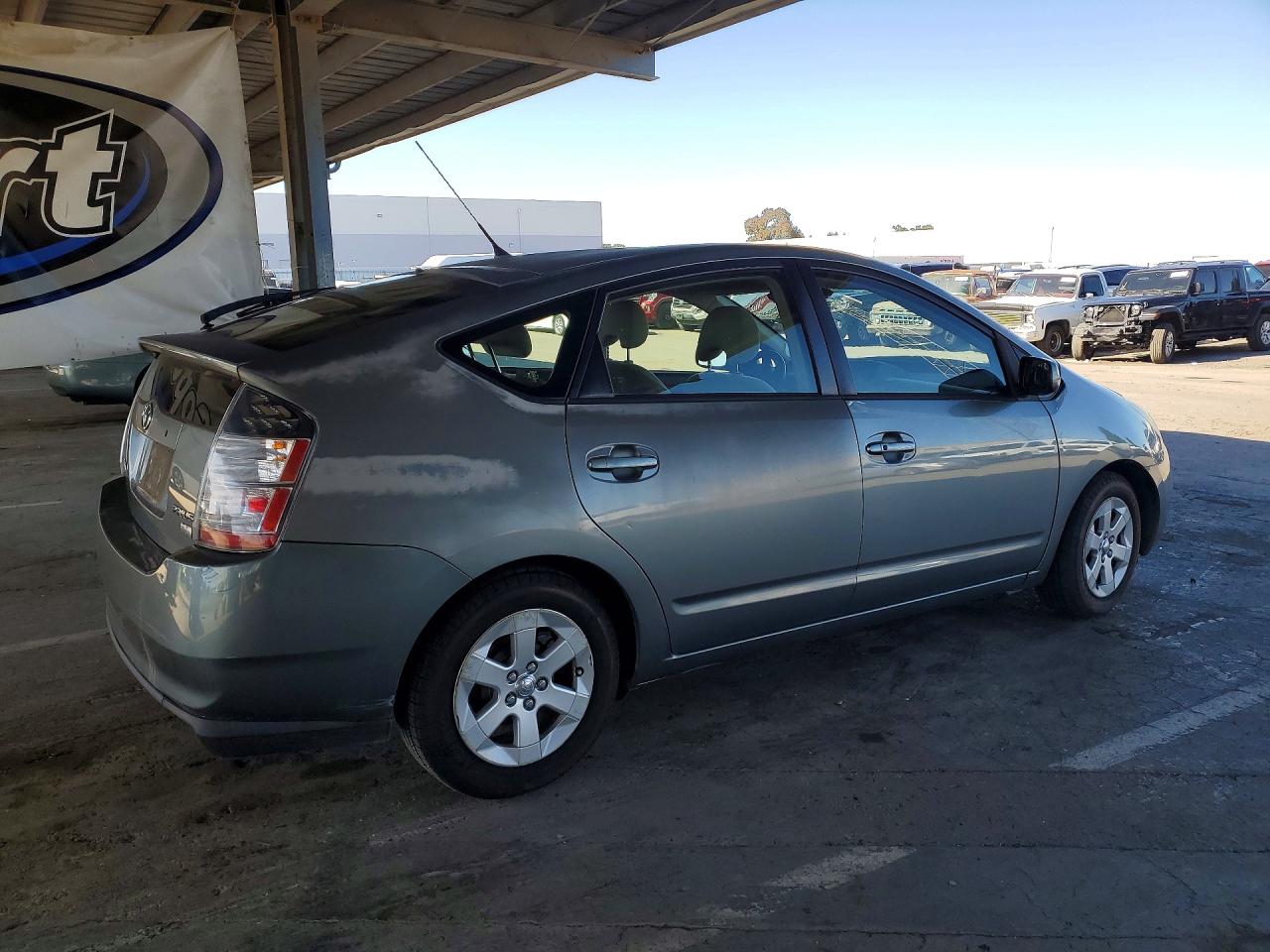 2005 Toyota Prius Base Gray vin: JTDKB20U453046552
