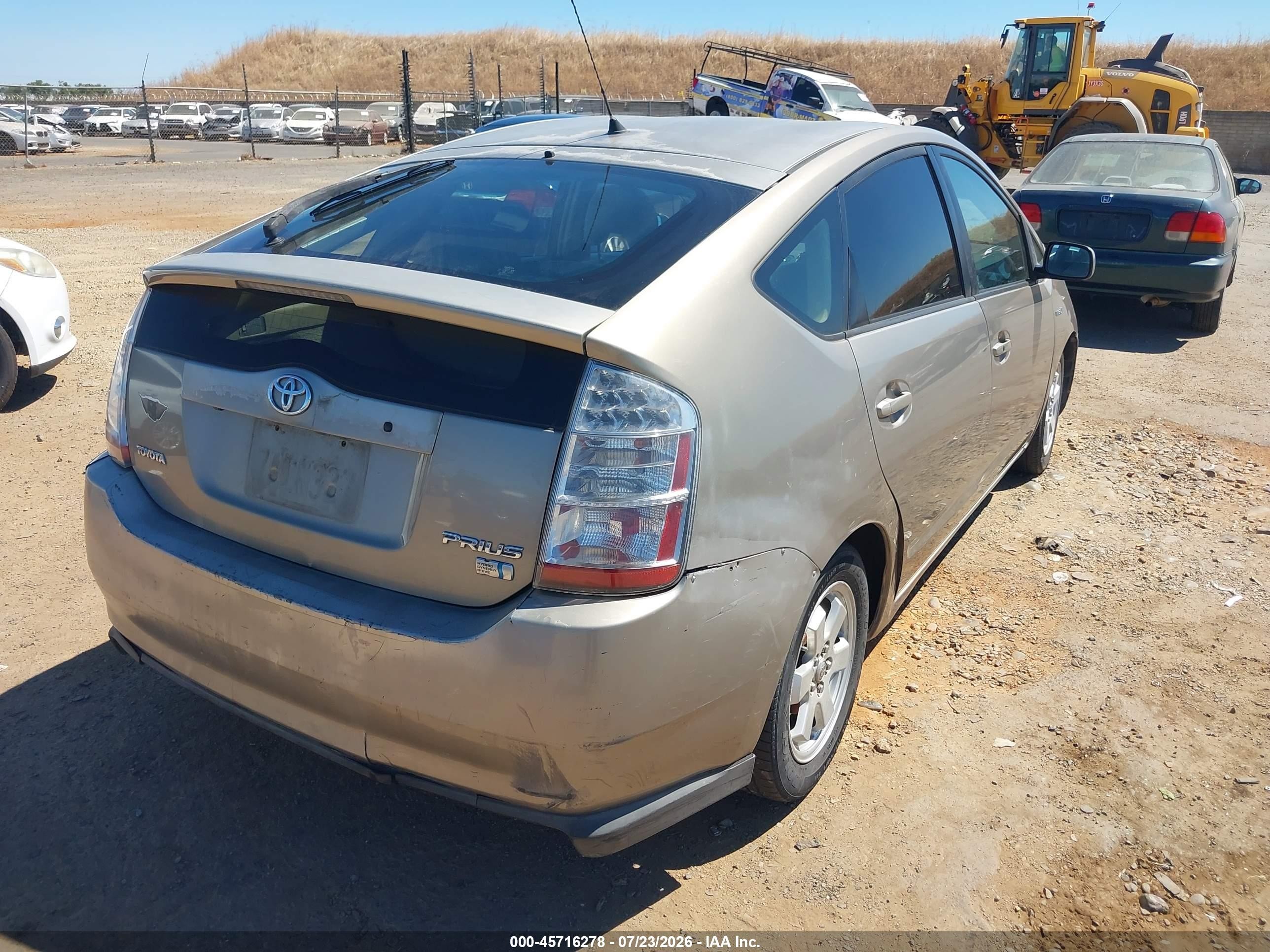 2005 Toyota Prius   Gold vin: JTDKB20U453058202