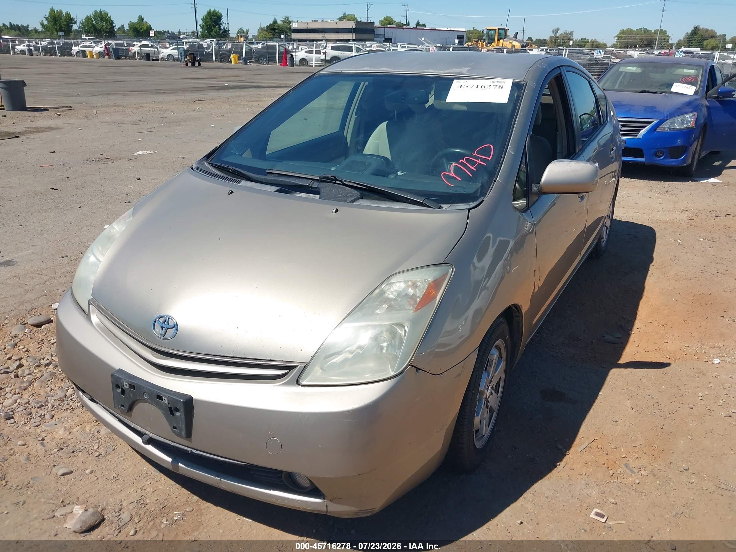 2005 Toyota Prius   Gold vin: JTDKB20U453058202