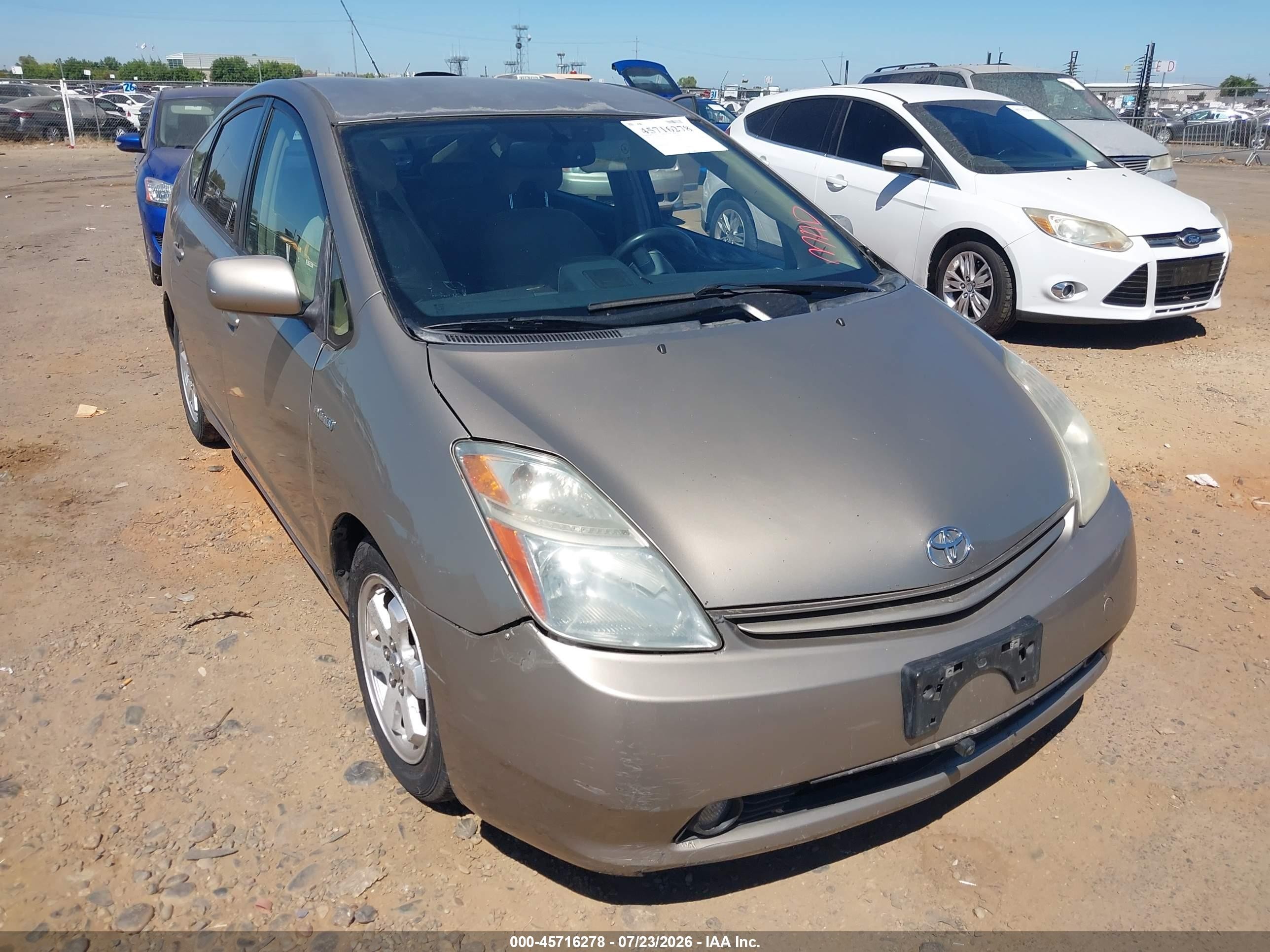2005 Toyota Prius   Gold vin: JTDKB20U453058202