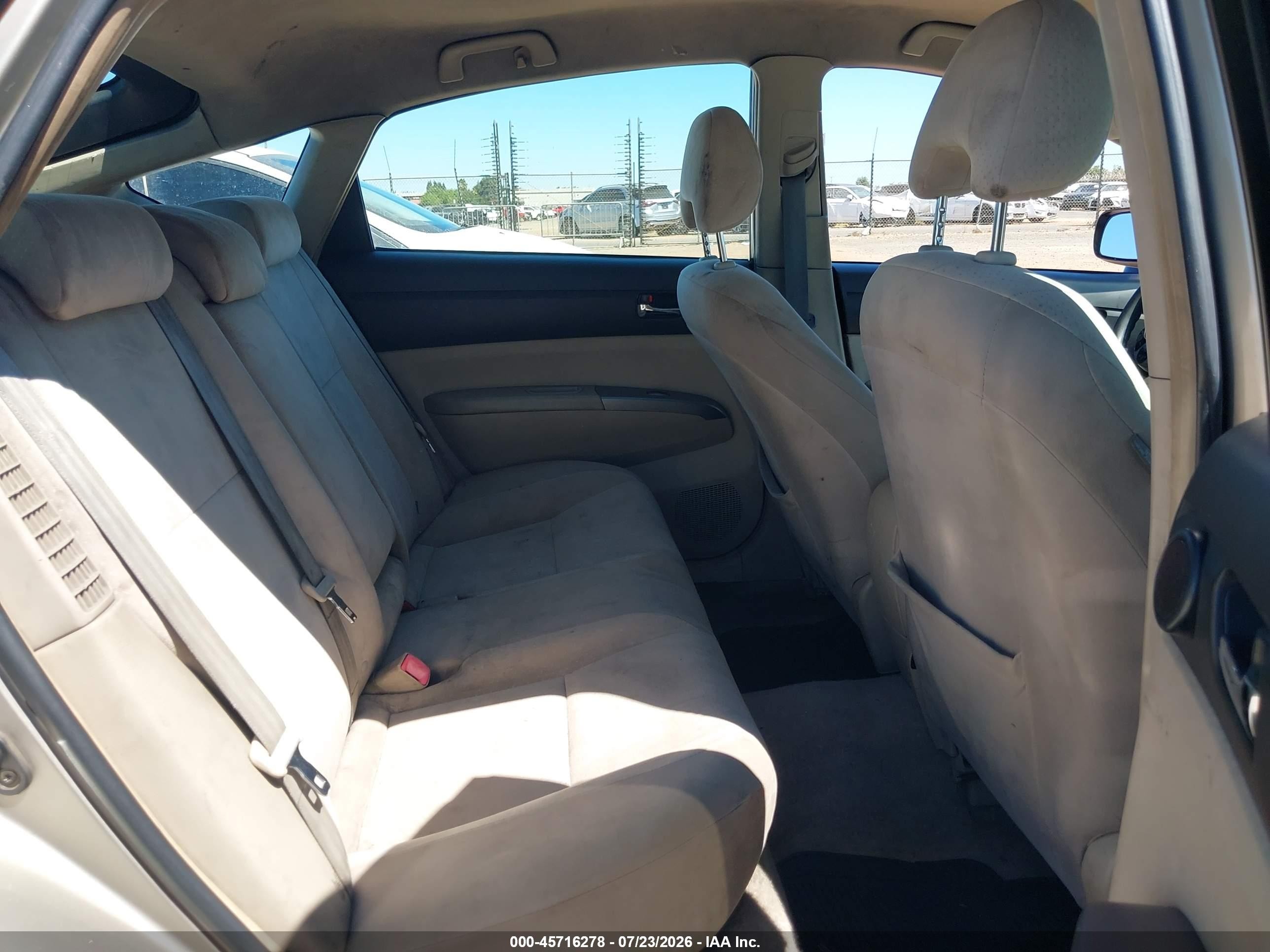 2005 Toyota Prius   Gold vin: JTDKB20U453058202