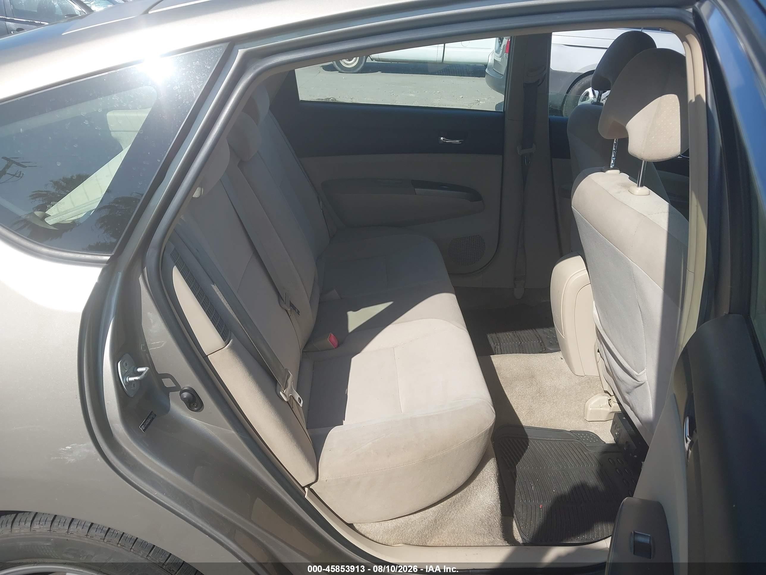 2005 Toyota Prius   Gold vin: JTDKB20U453086050