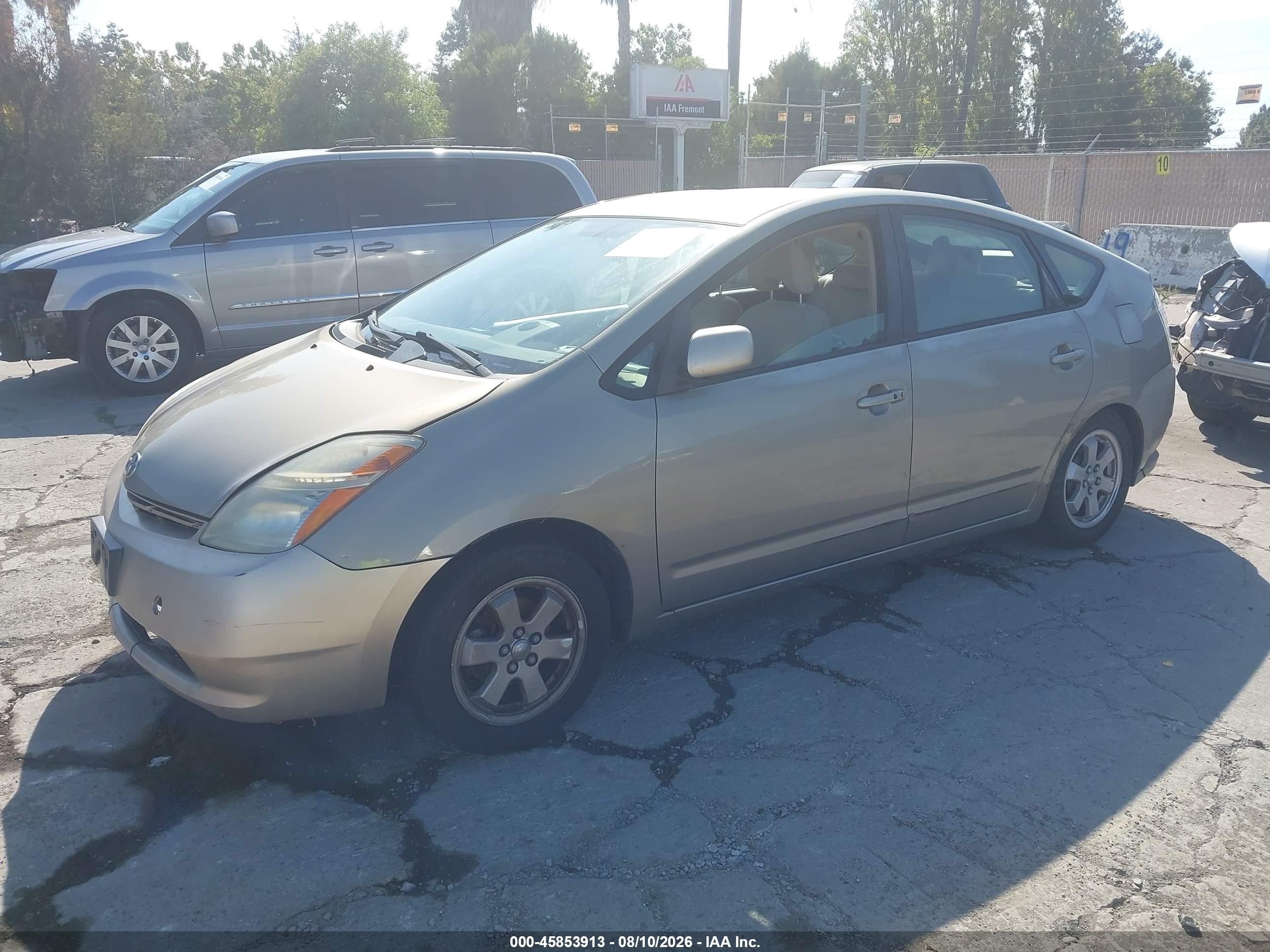 2005 Toyota Prius   Gold vin: JTDKB20U453086050