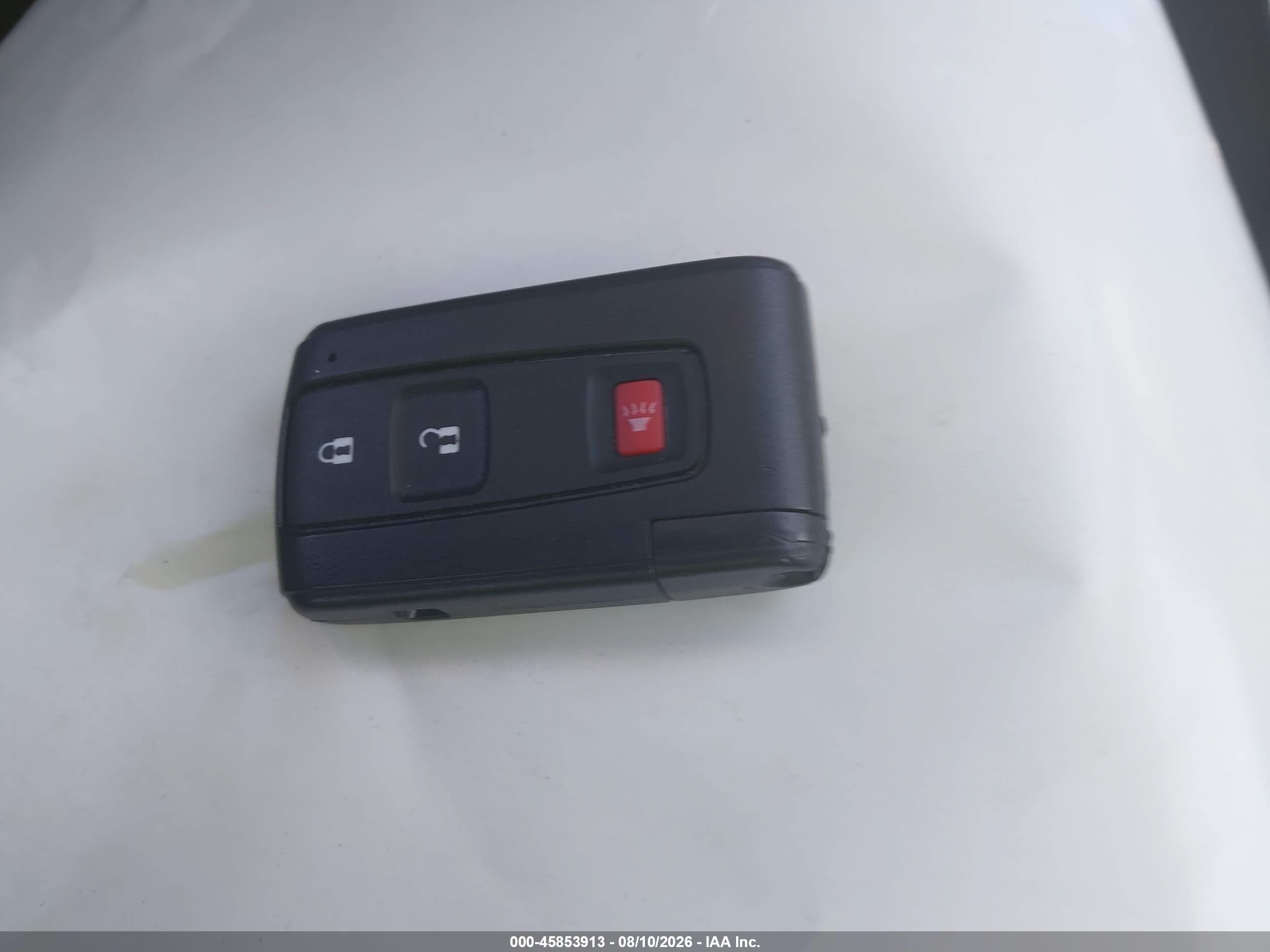 2005 Toyota Prius   Gold vin: JTDKB20U453086050