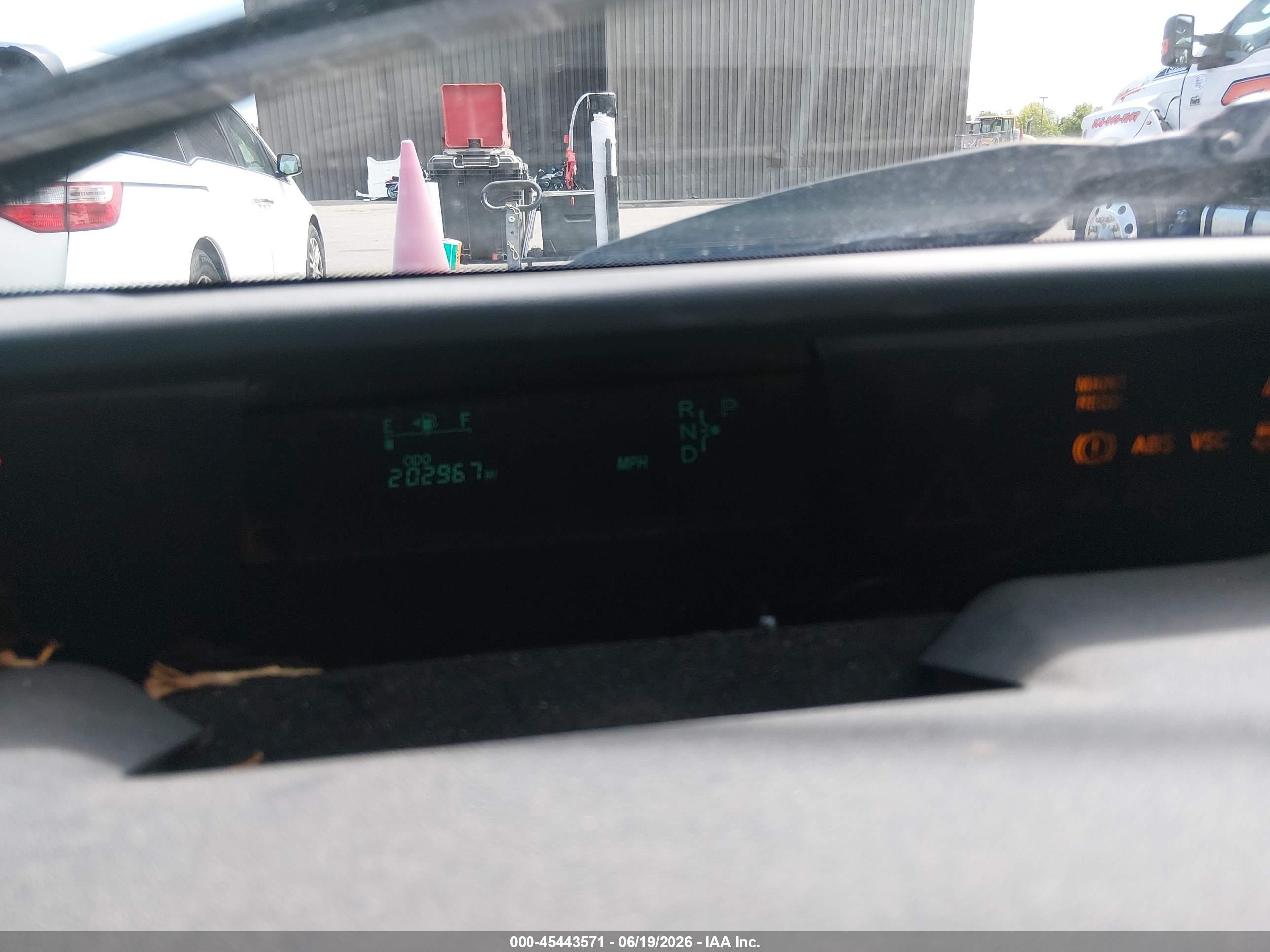 2005 Toyota Prius   White vin: JTDKB20U453115126