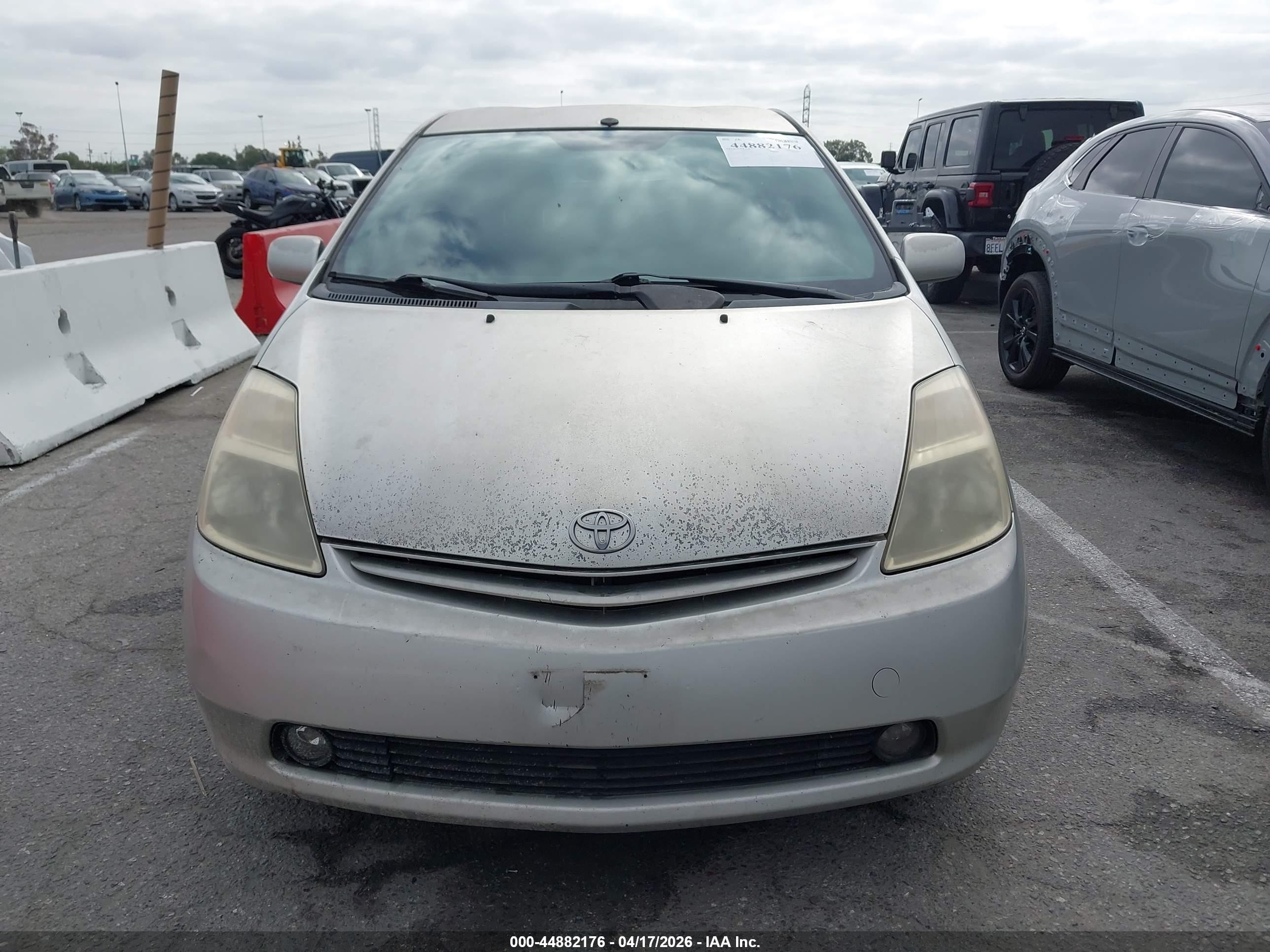 2005 Toyota Prius   Silver vin: JTDKB20U453115336