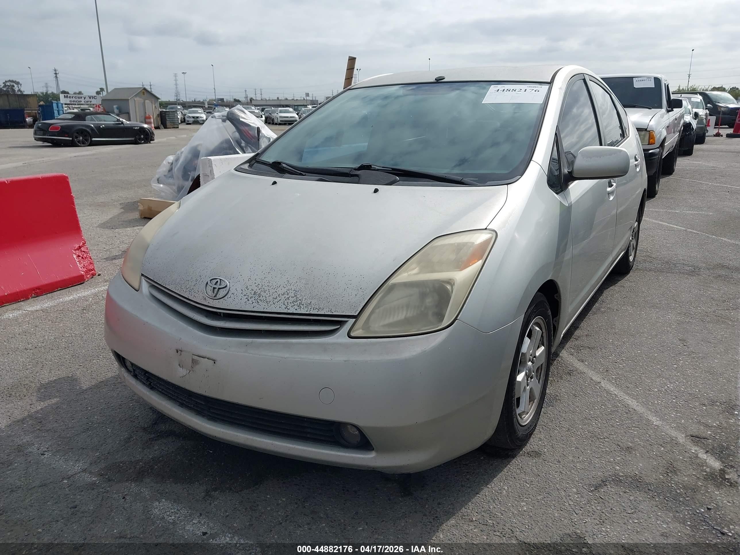 2005 Toyota Prius   Silver vin: JTDKB20U453115336