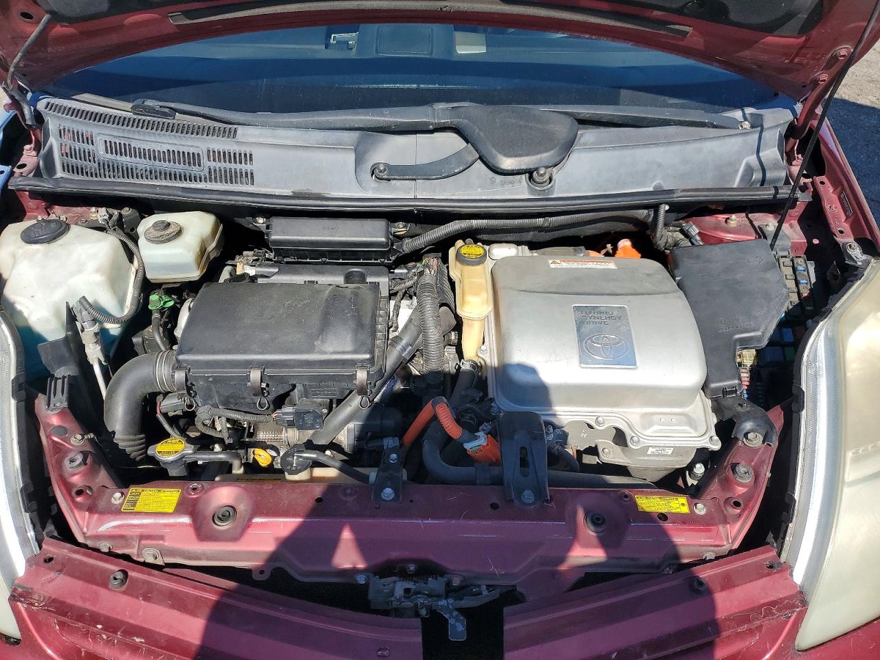 2005 Toyota Prius Base Burgundy vin: JTDKB20U457012586