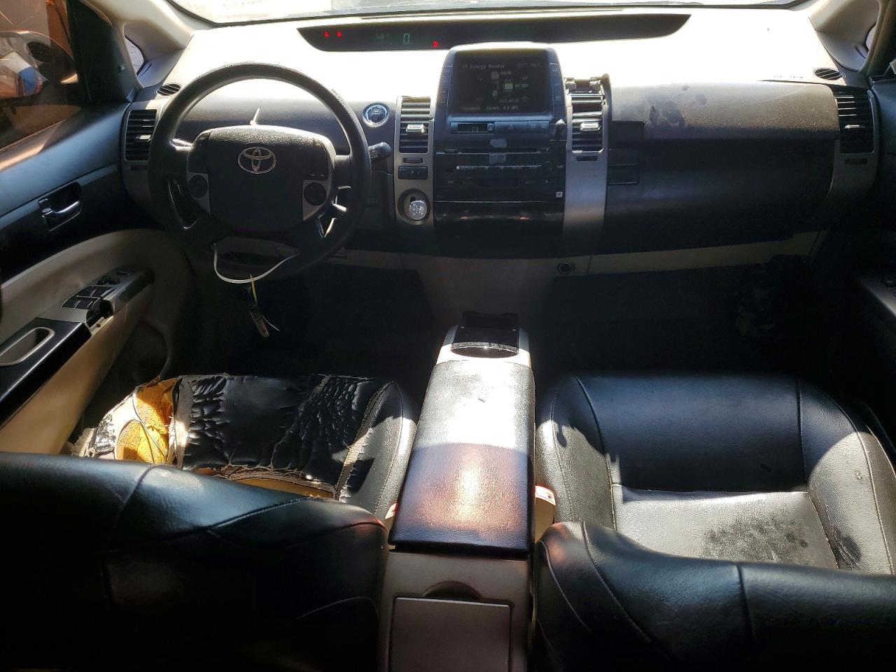 2005 Toyota Prius Base Burgundy vin: JTDKB20U457012586
