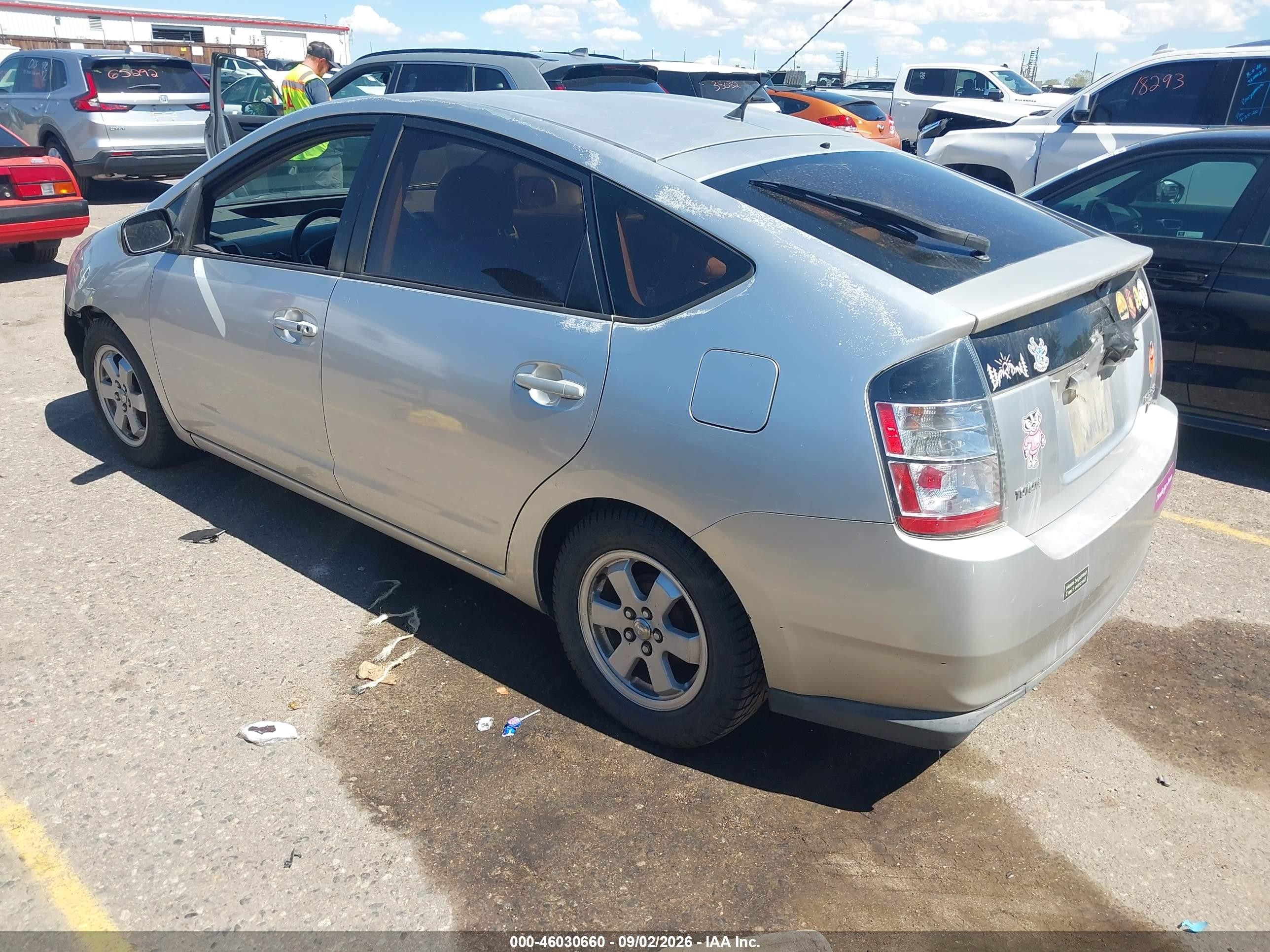 2005 Toyota Prius   Silver vin: JTDKB20U457013317