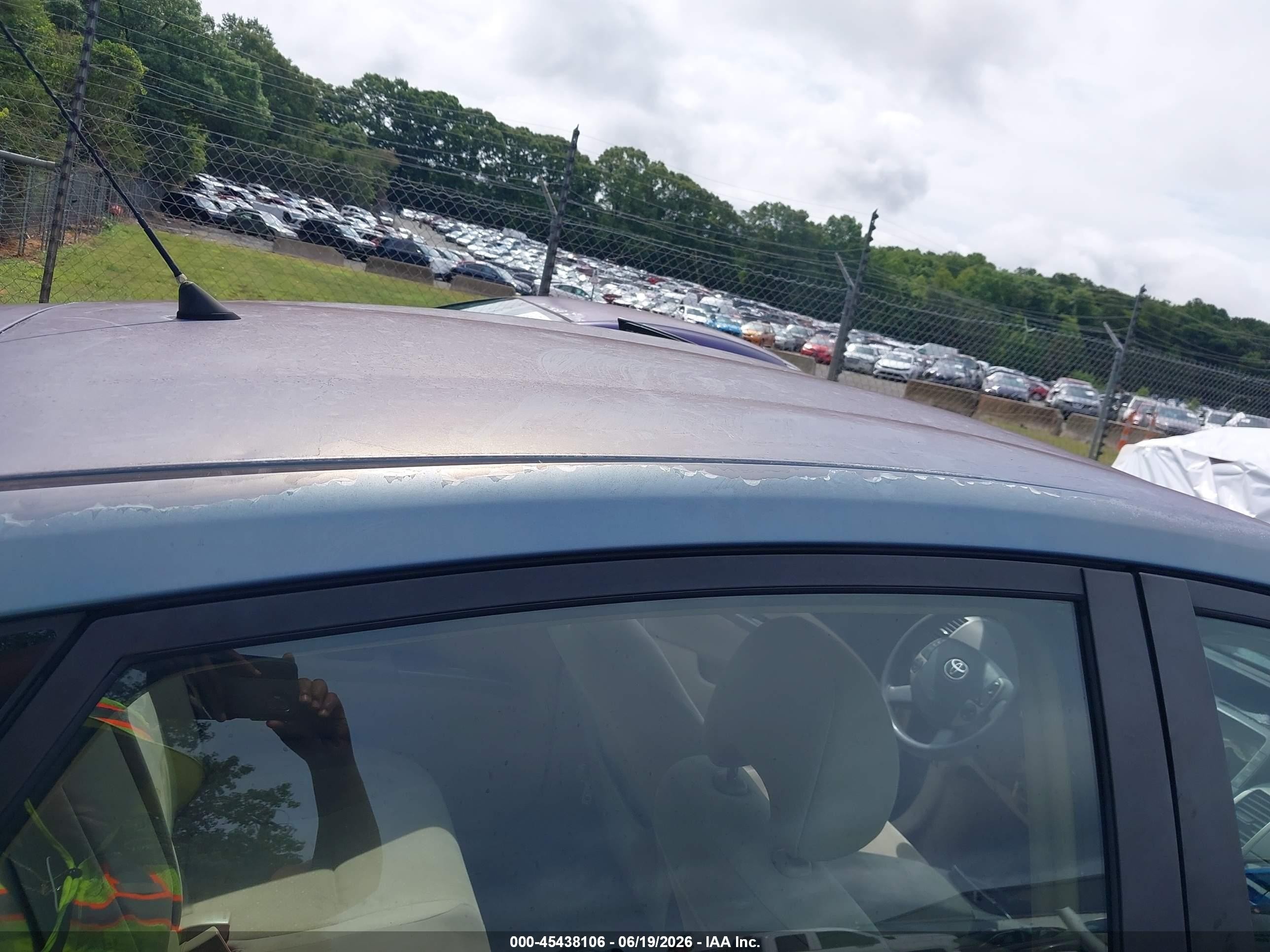 2005 Toyota Prius   Black vin: JTDKB20U457038010