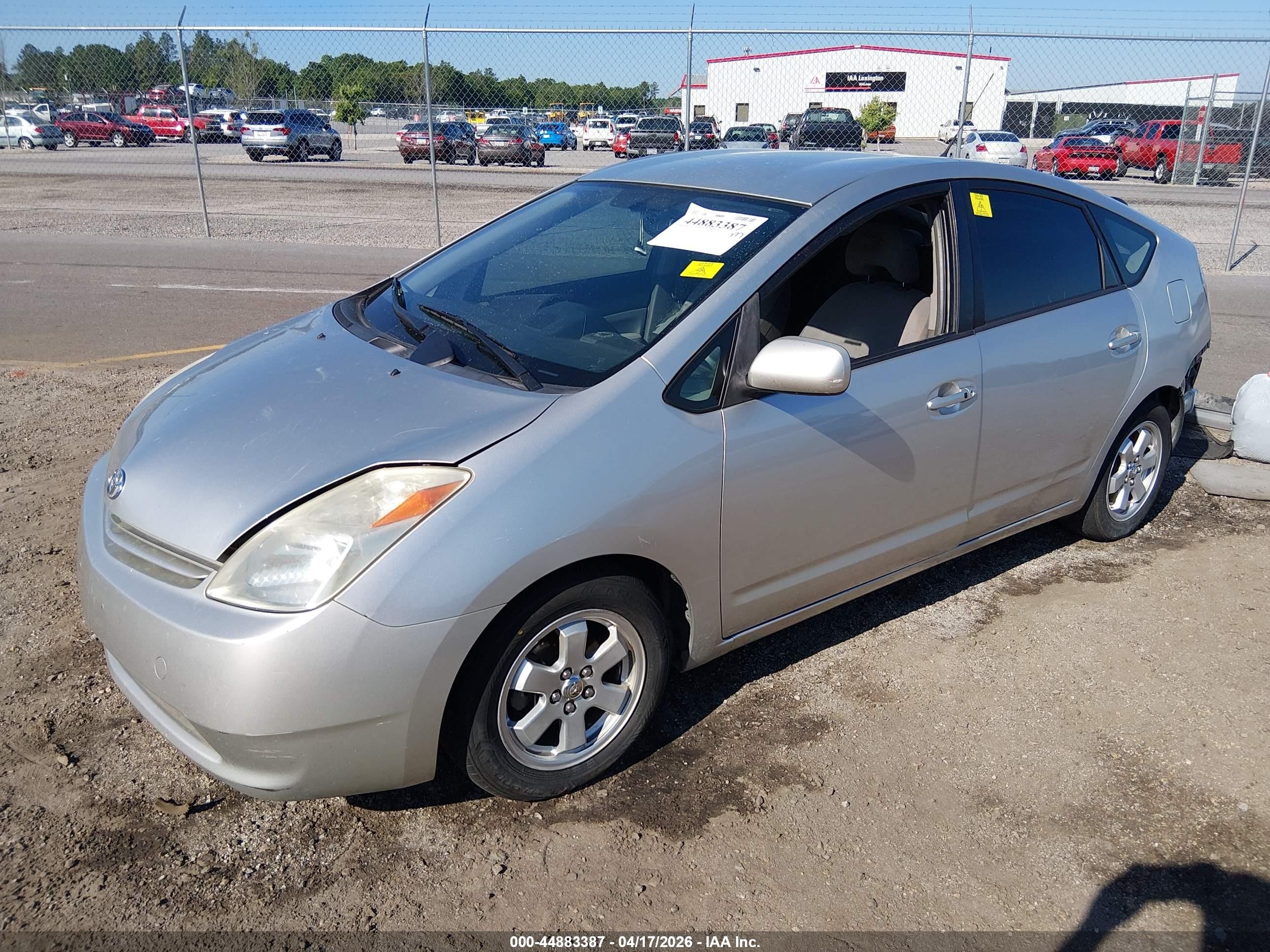 2005 Toyota Prius   Silver vin: JTDKB20U457044308