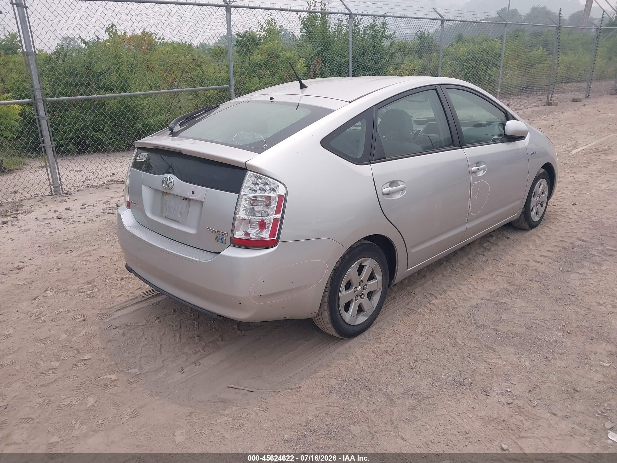 2006 Toyota Prius   Silver vin: JTDKB20U463172444