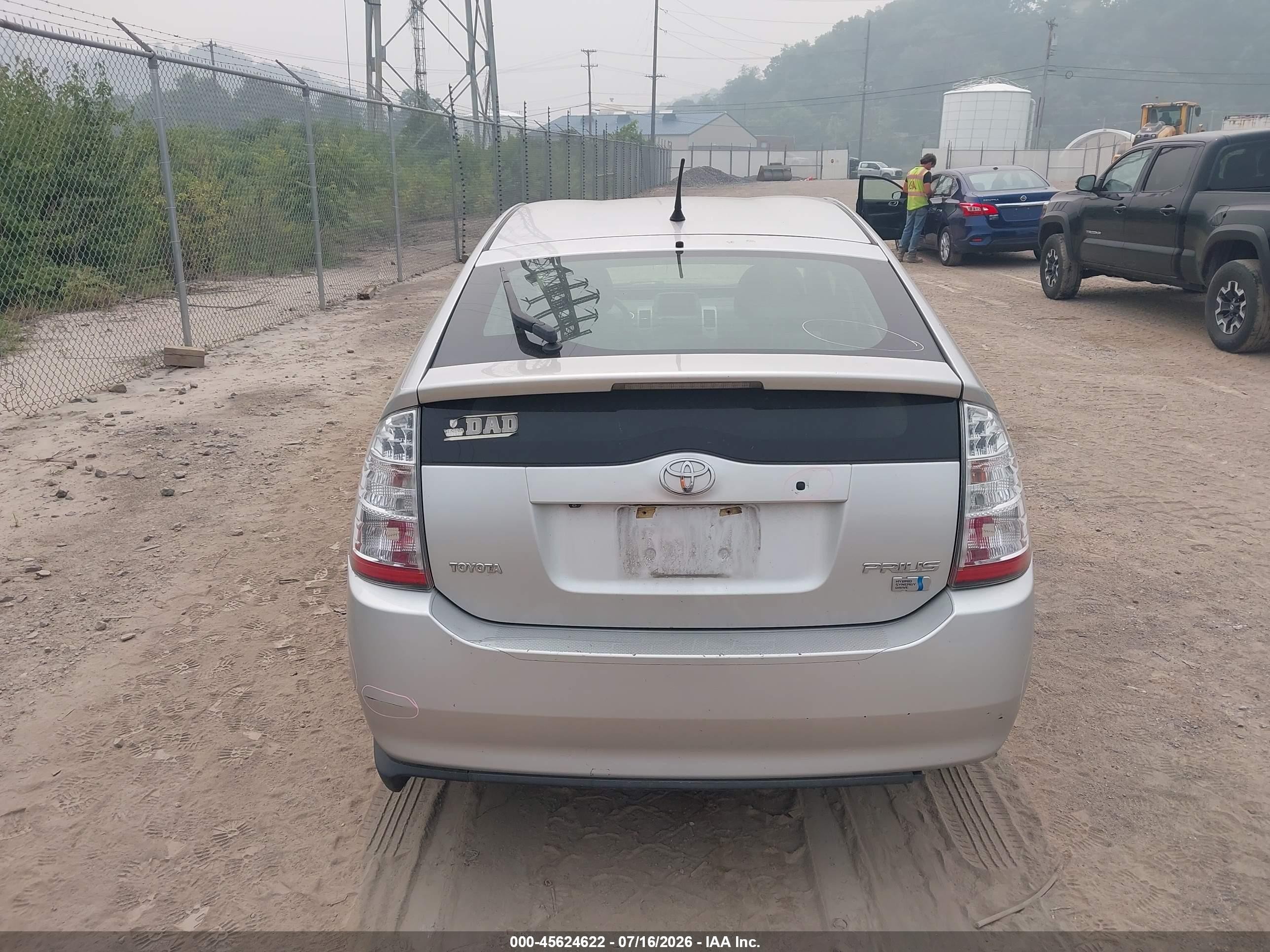 2006 Toyota Prius   Silver vin: JTDKB20U463172444