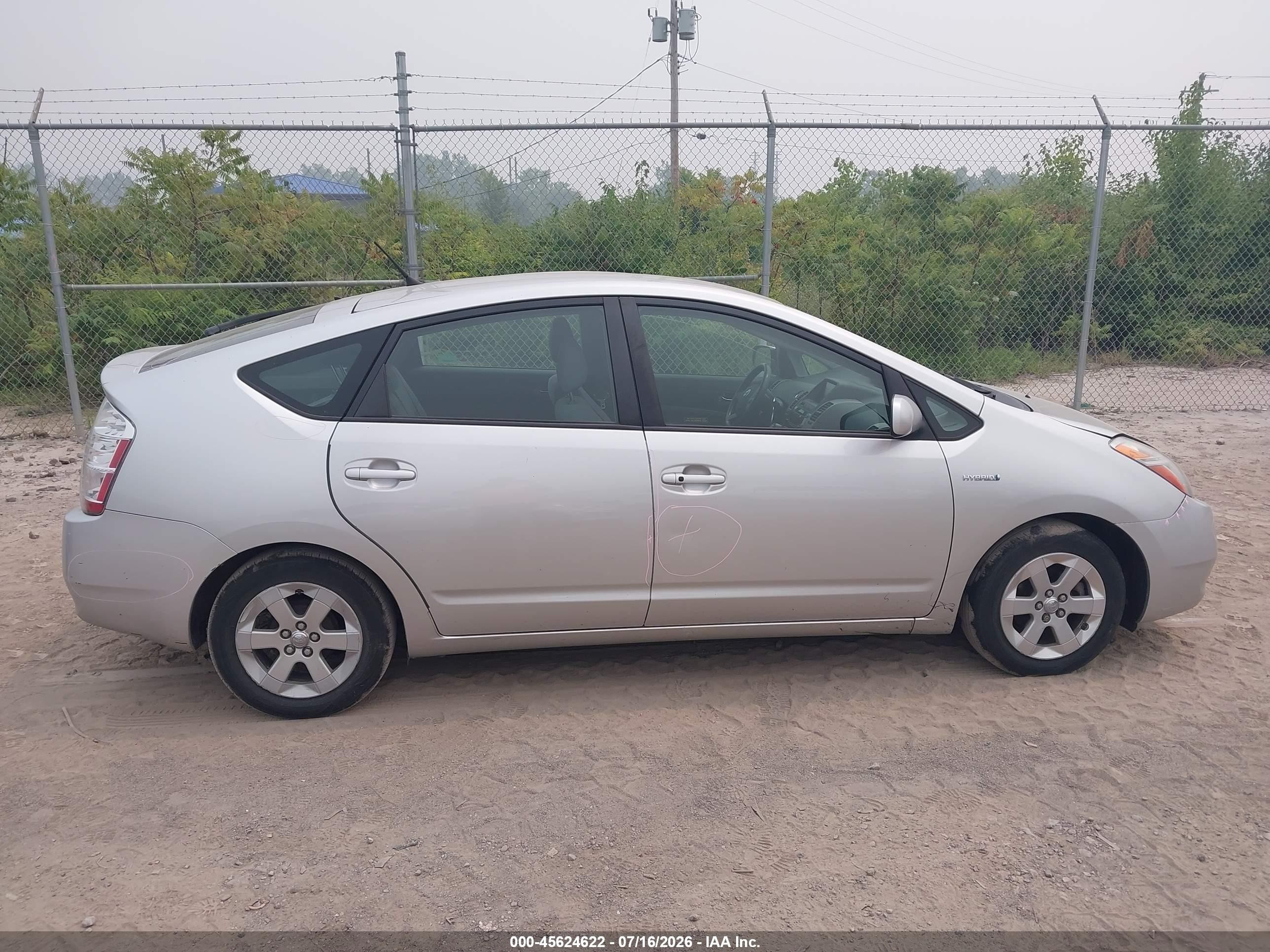2006 Toyota Prius   Silver vin: JTDKB20U463172444