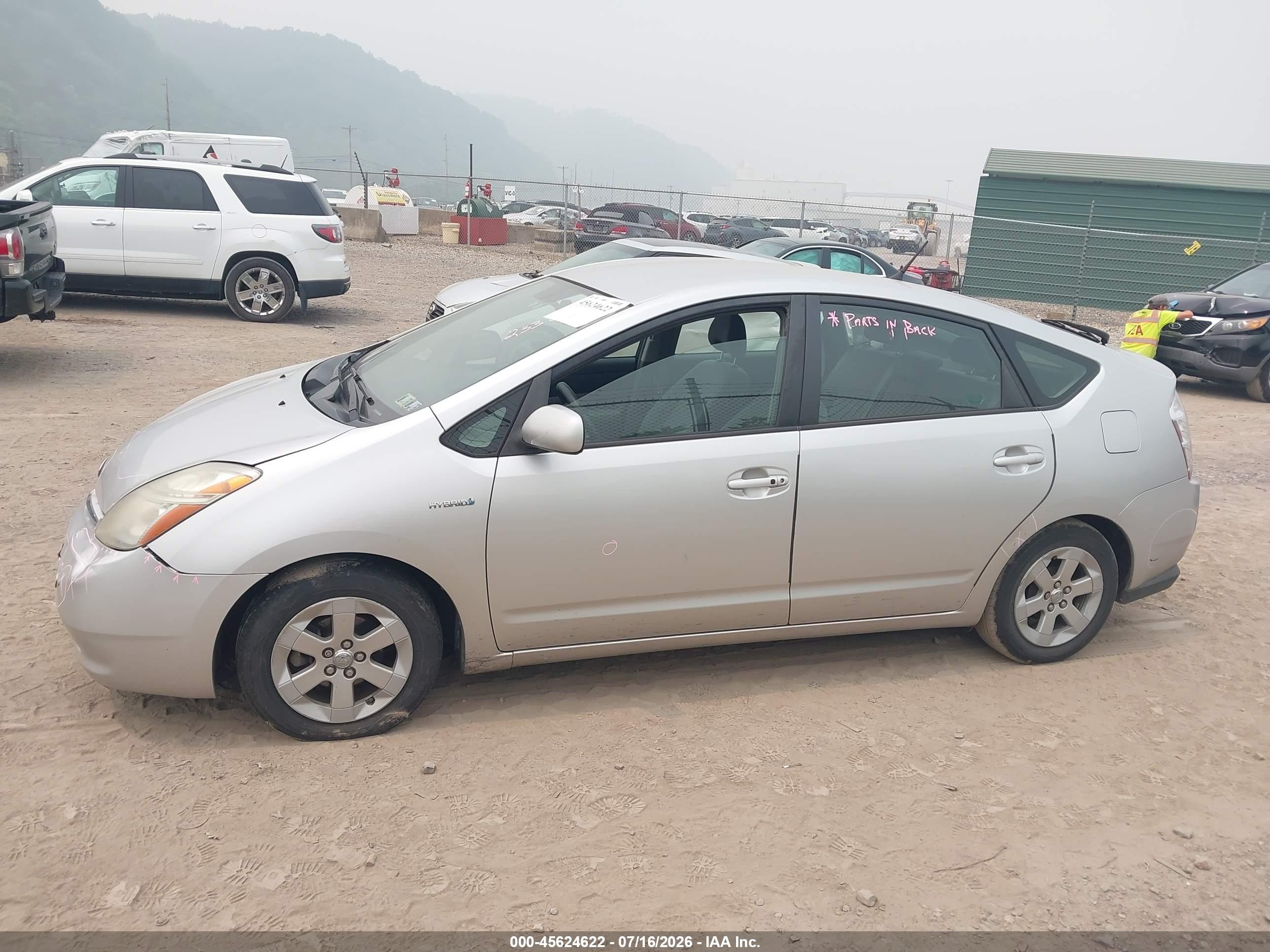 2006 Toyota Prius   Silver vin: JTDKB20U463172444