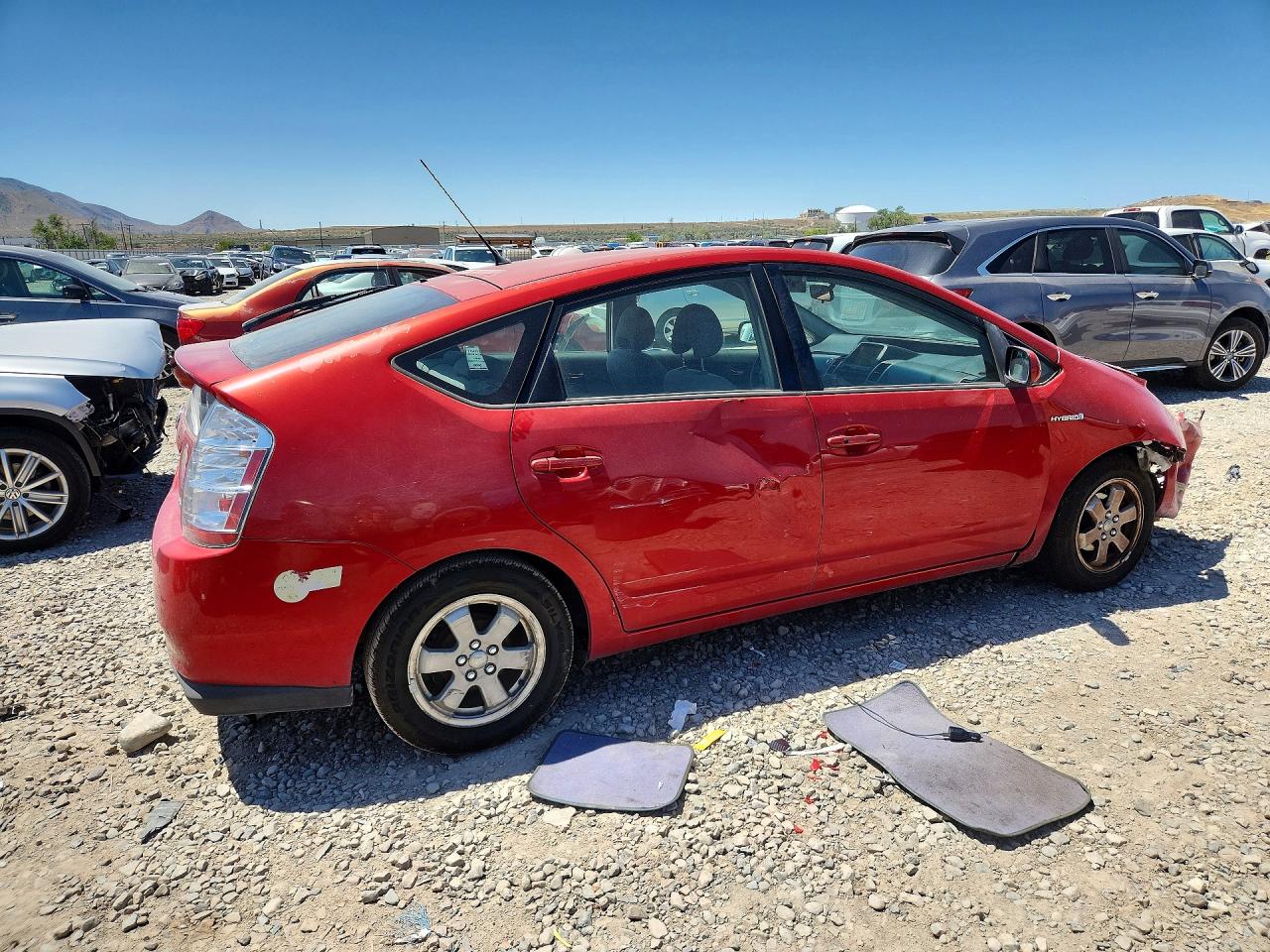 2006 Toyota Prius Base Red vin: JTDKB20U467504116