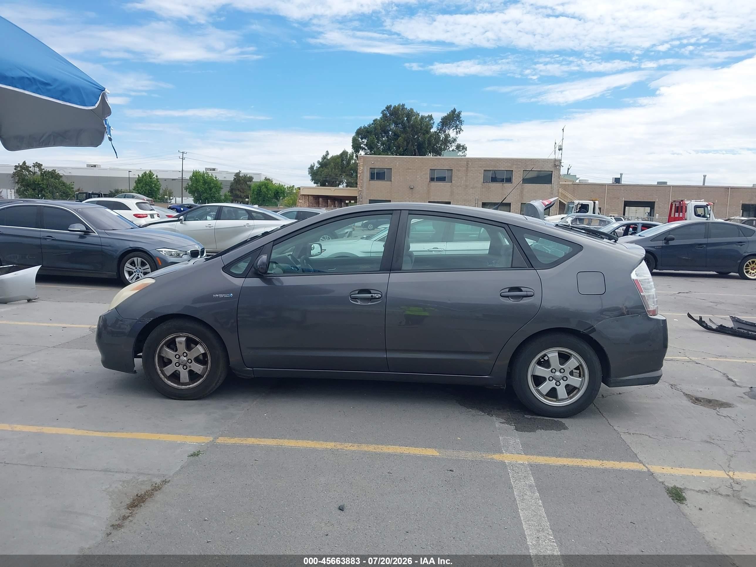 2007 Toyota Prius   Серый vin: JTDKB20U473209073
