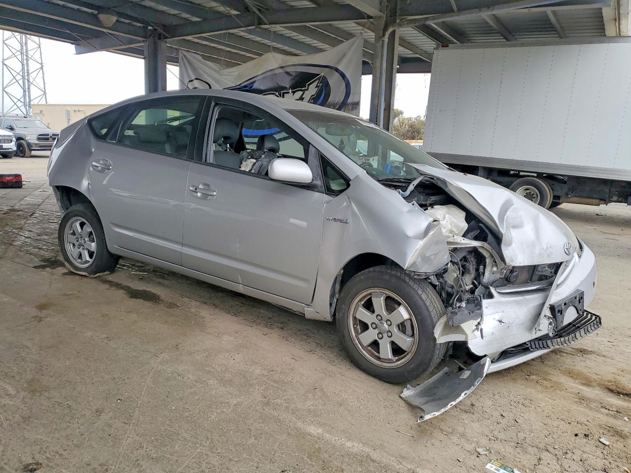 2007 Toyota Prius Base Silver vin: JTDKB20U477083659
