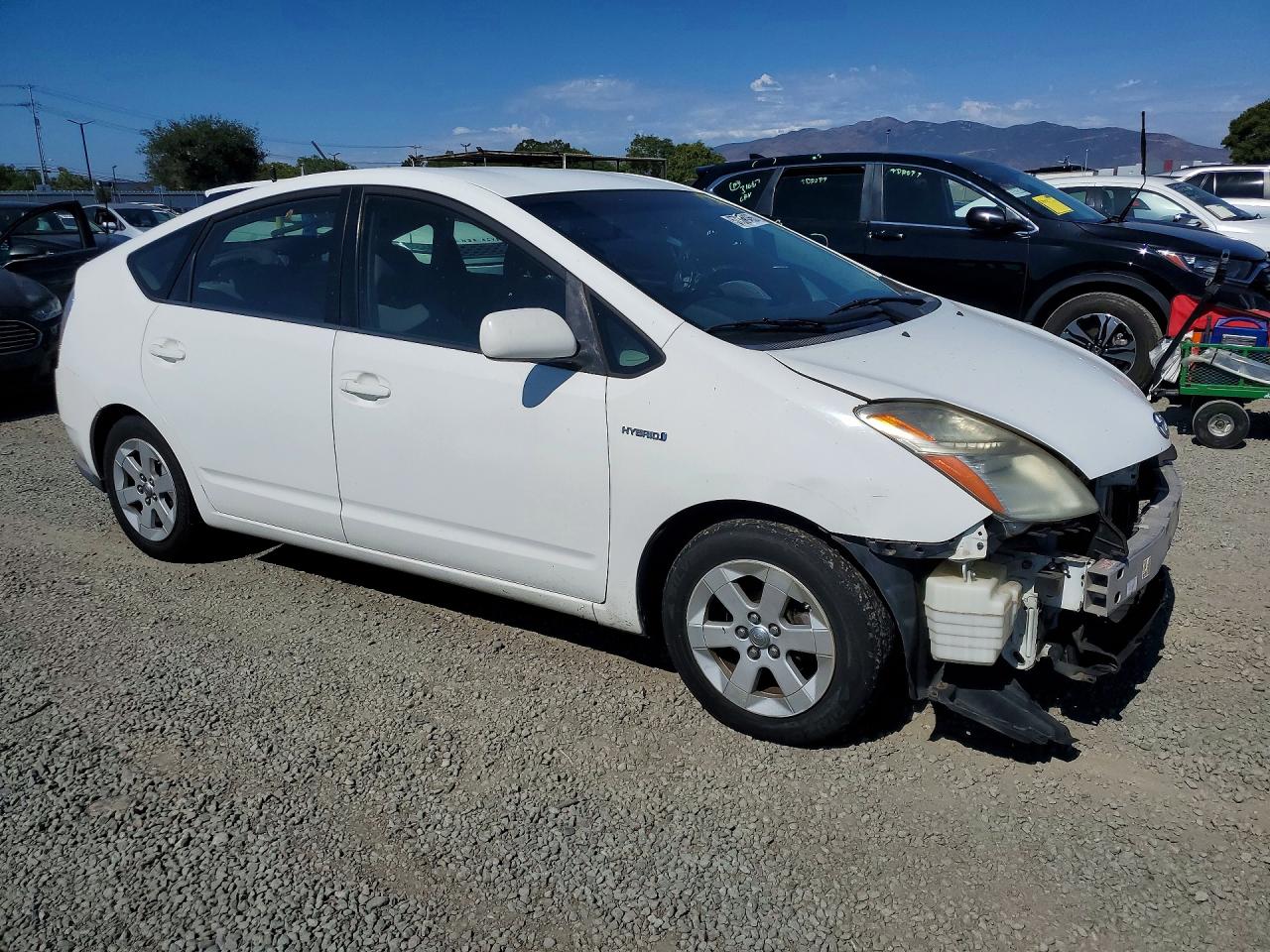 2007 Toyota Prius Base Белый vin: JTDKB20U477088859