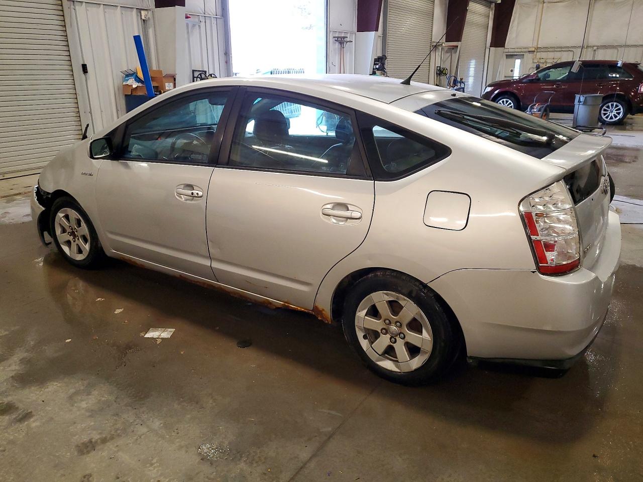 2007 Toyota Prius Base Серебряный vin: JTDKB20U477551311