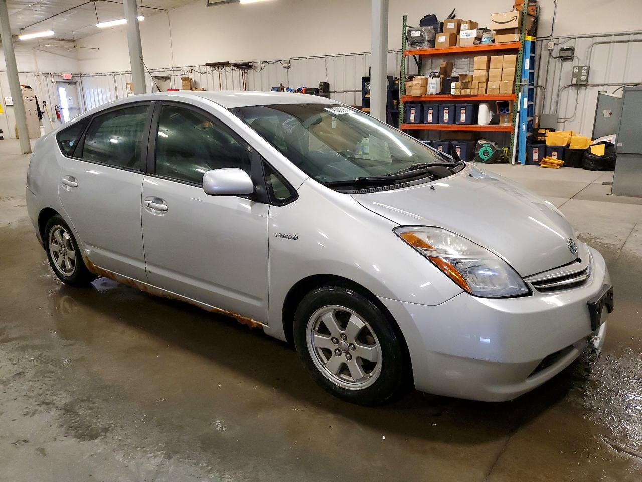 2007 Toyota Prius Base Серебряный vin: JTDKB20U477551311