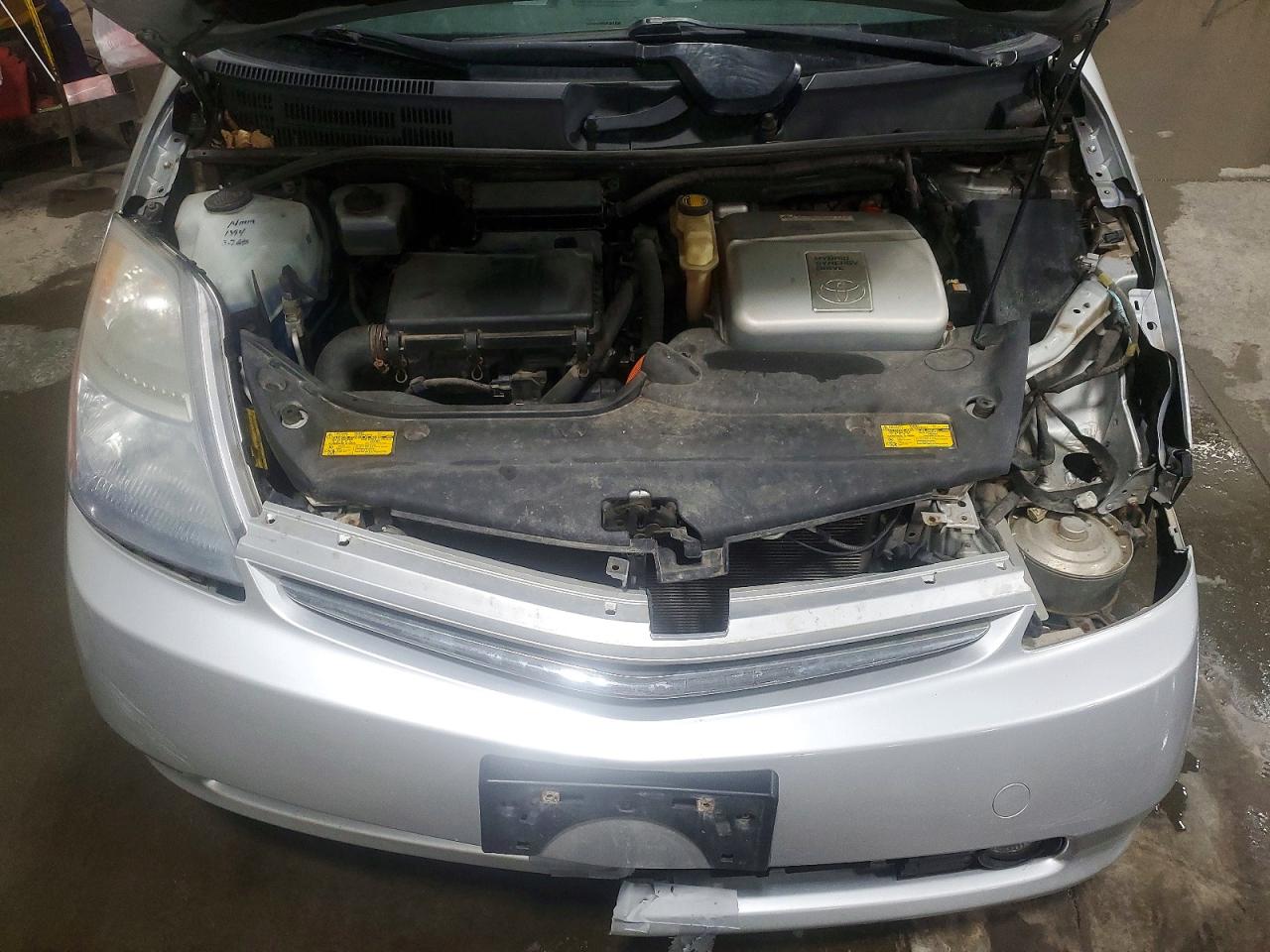 2007 Toyota Prius Base Серебряный vin: JTDKB20U477551311