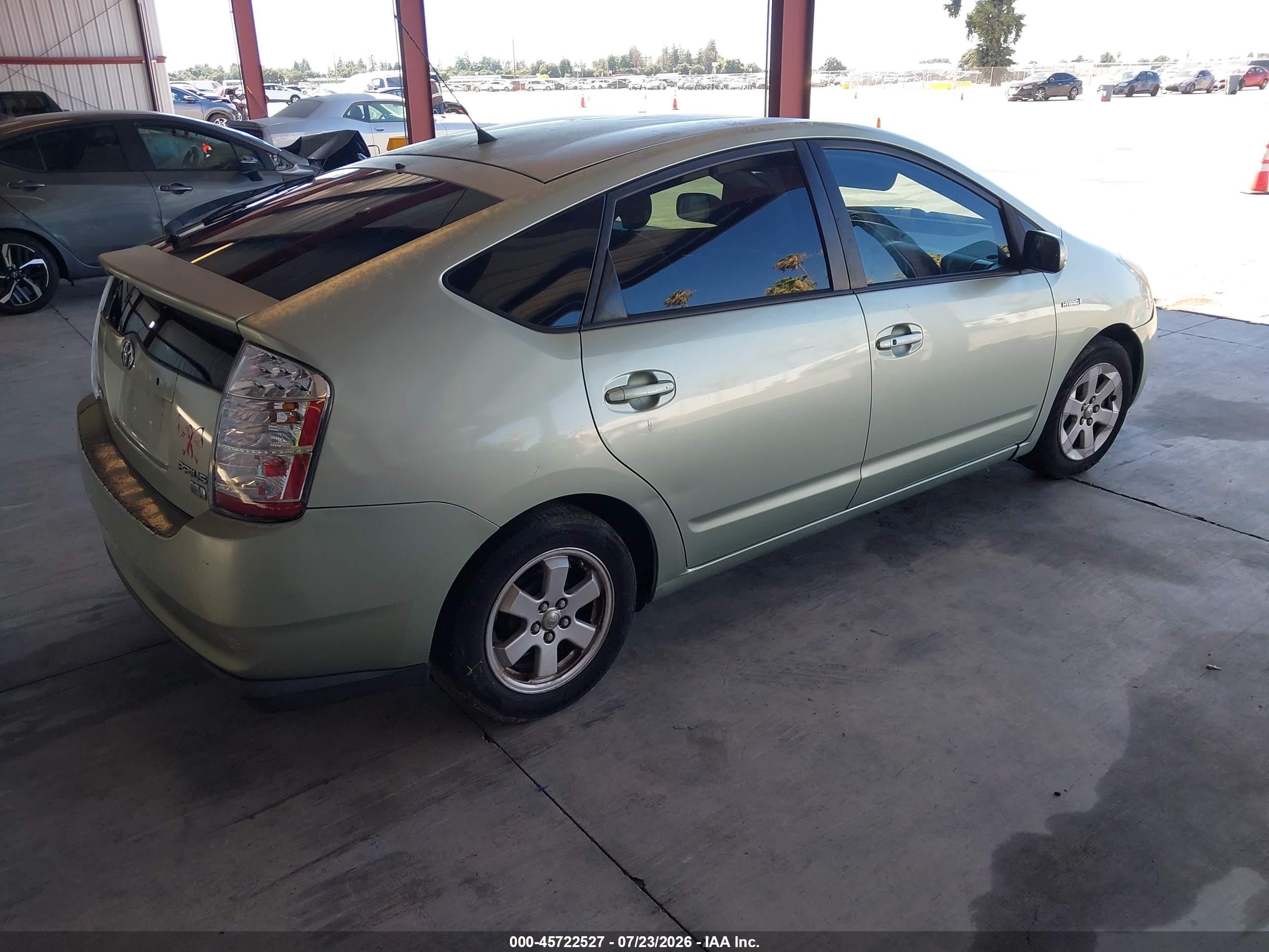 2007 Toyota Prius   Зеленый vin: JTDKB20U477562440