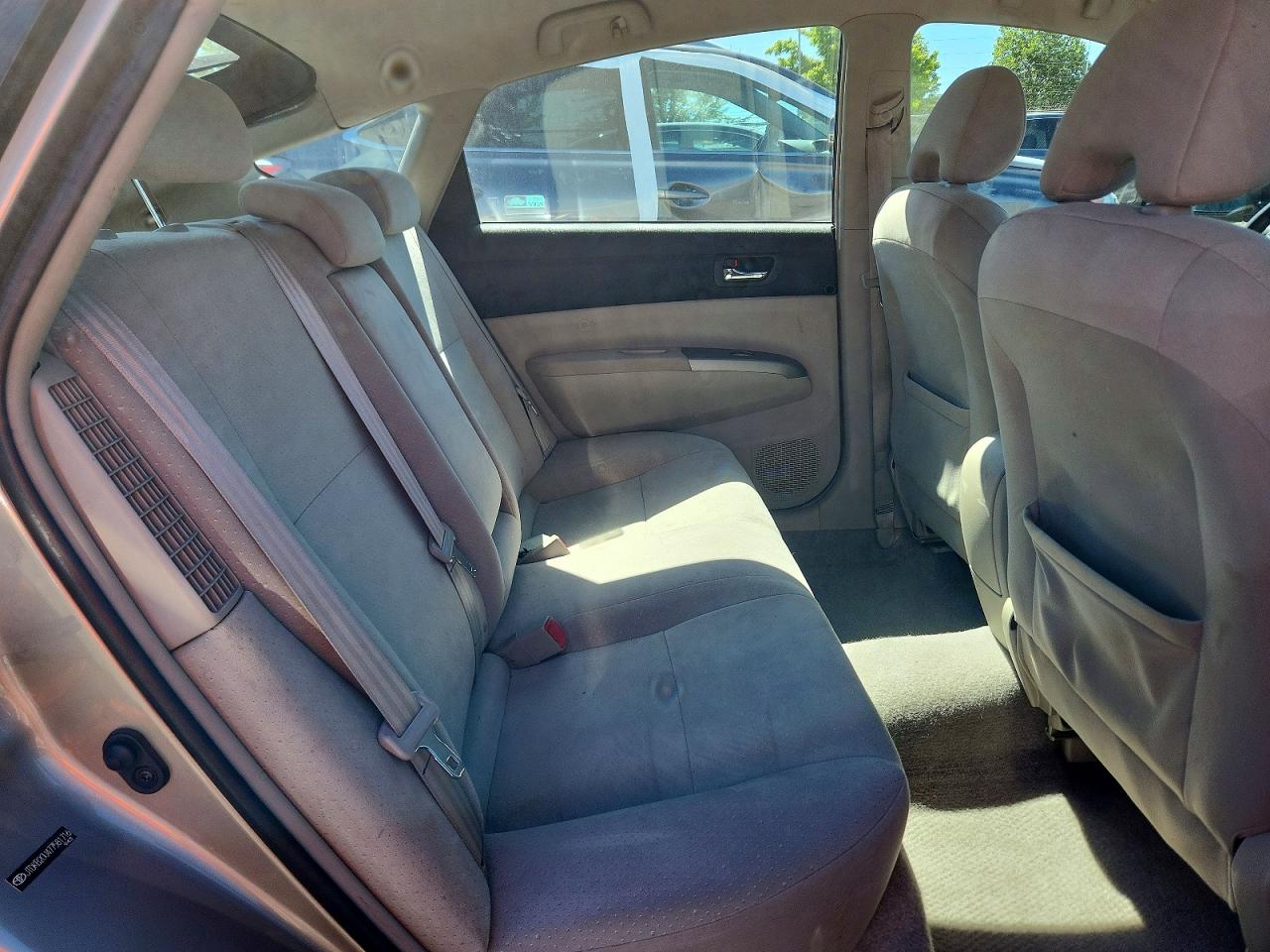 2007 Toyota Prius Base Beige vin: JTDKB20U477581716
