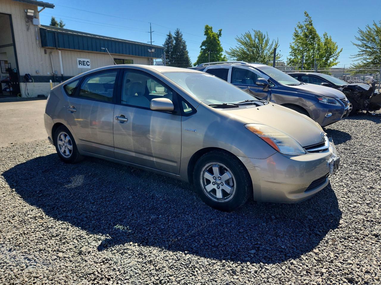 2007 Toyota Prius Base Beige vin: JTDKB20U477581716