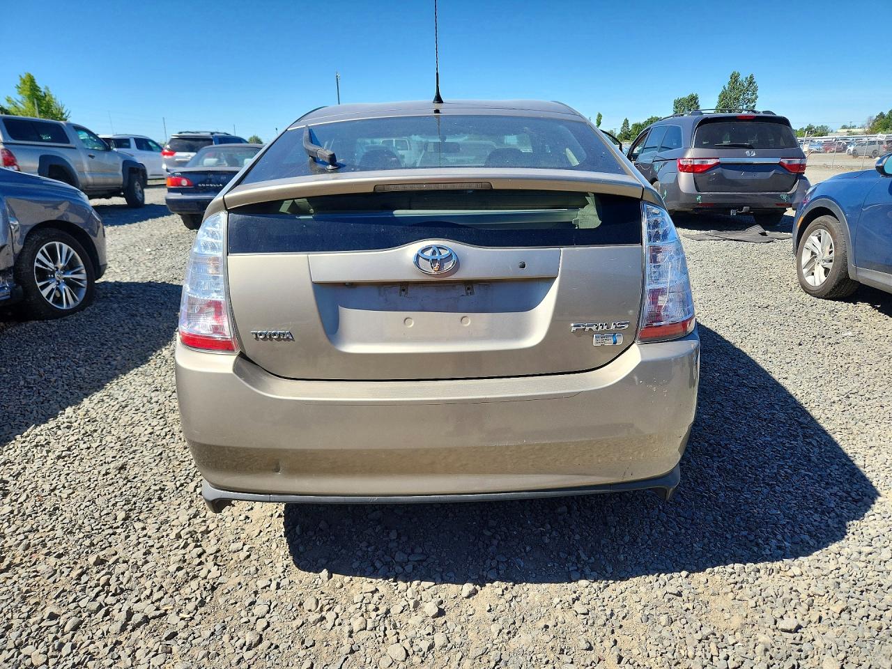 2007 Toyota Prius Base Beige vin: JTDKB20U477581716