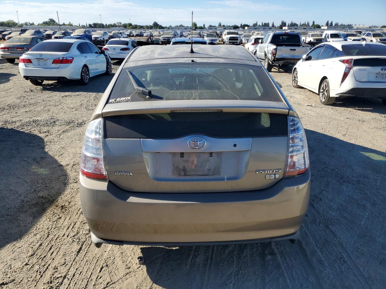 2007 Toyota Prius Base Gold vin: JTDKB20U477610258