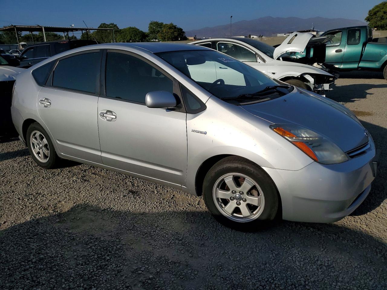 2007 Toyota Prius Base Silver vin: JTDKB20U477644569