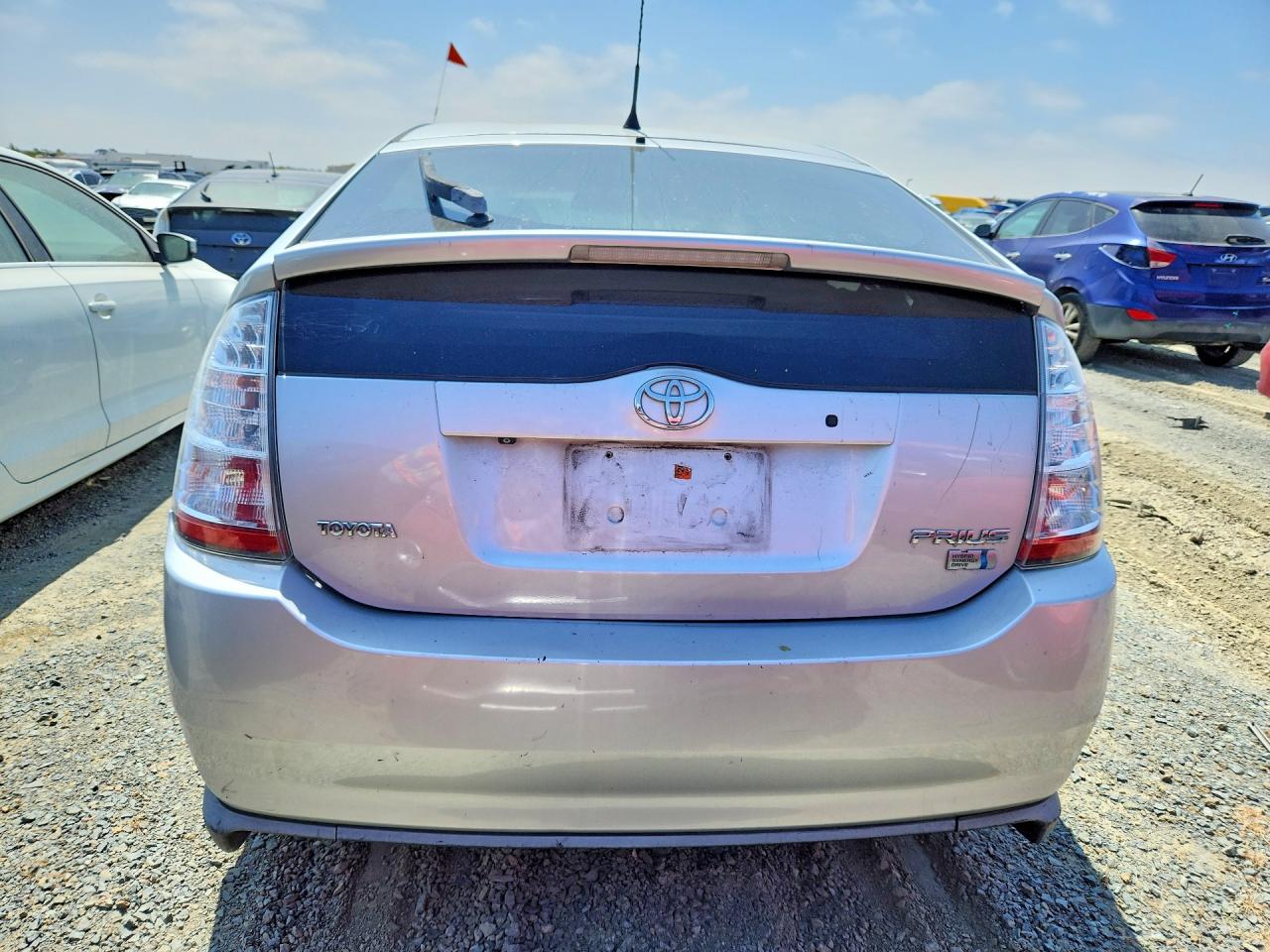 2007 Toyota Prius Base Silver vin: JTDKB20U477644569