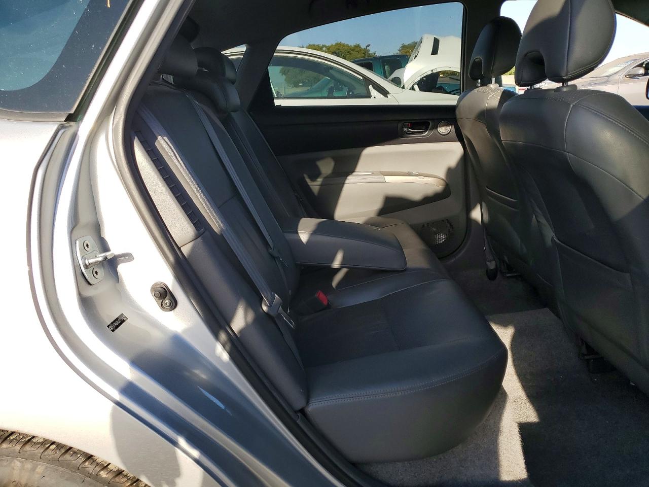 2007 Toyota Prius Base Silver vin: JTDKB20U477644569