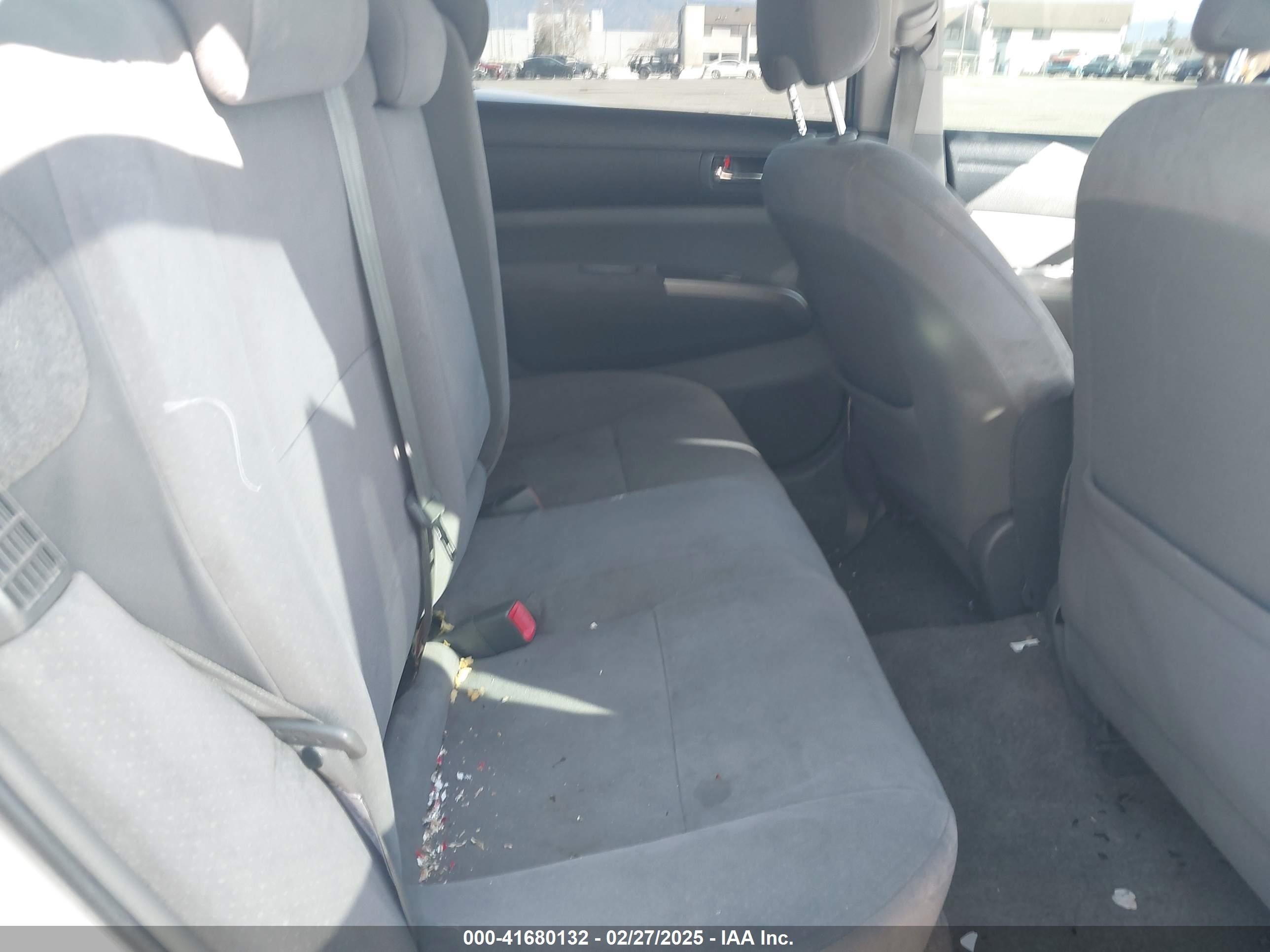 2007 Toyota Prius   Серебряный vin: JTDKB20U477646130