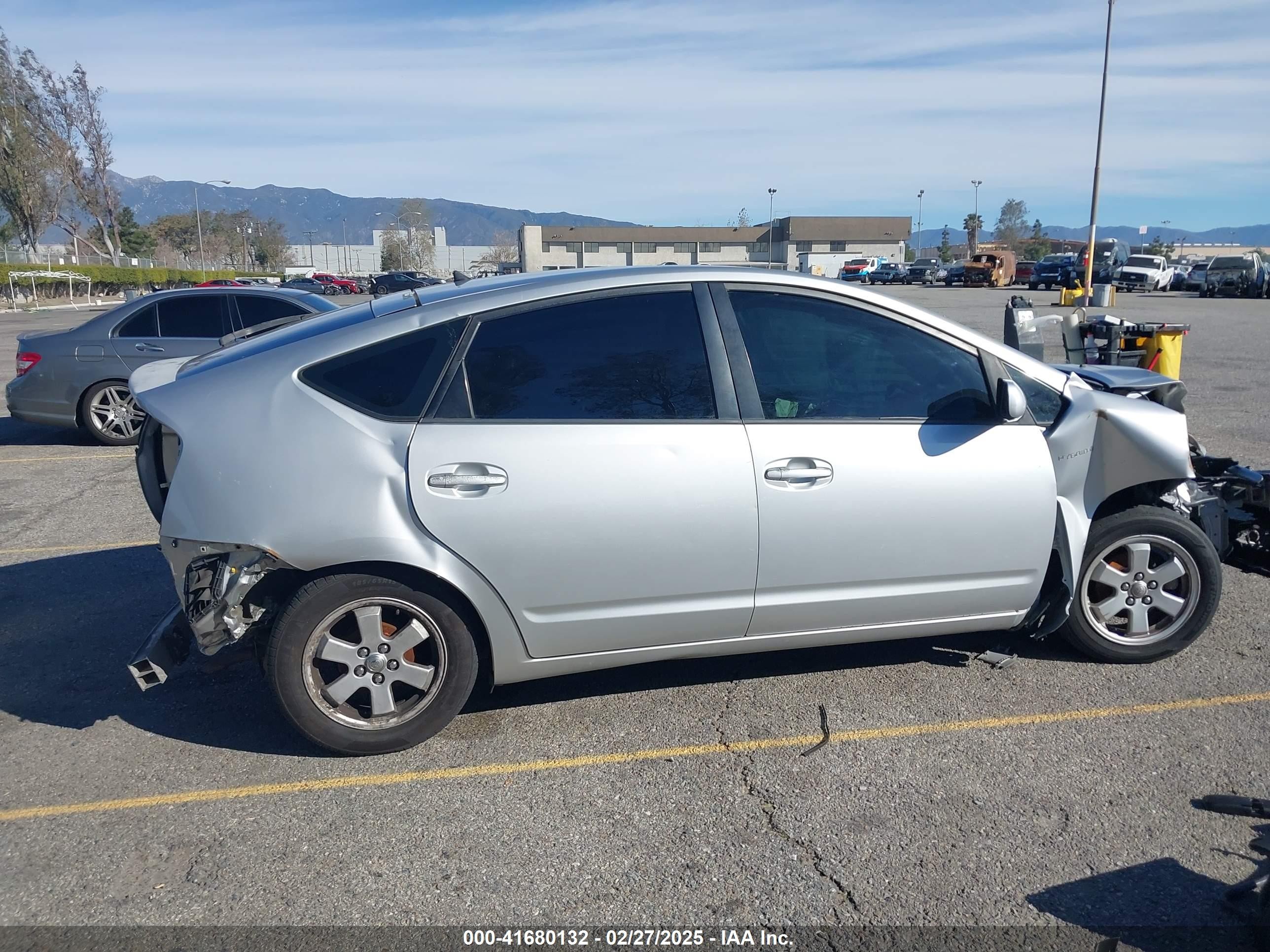 2007 Toyota Prius   Серебряный vin: JTDKB20U477646130