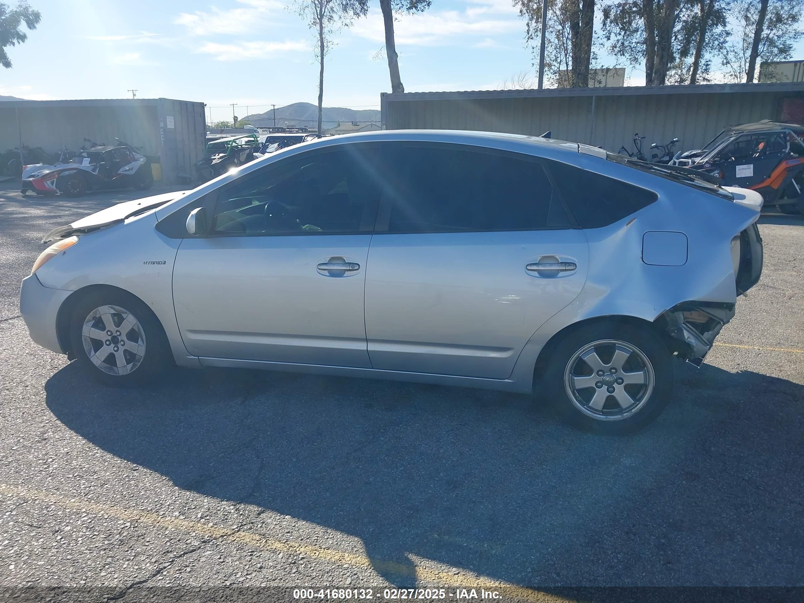 2007 Toyota Prius   Серебряный vin: JTDKB20U477646130