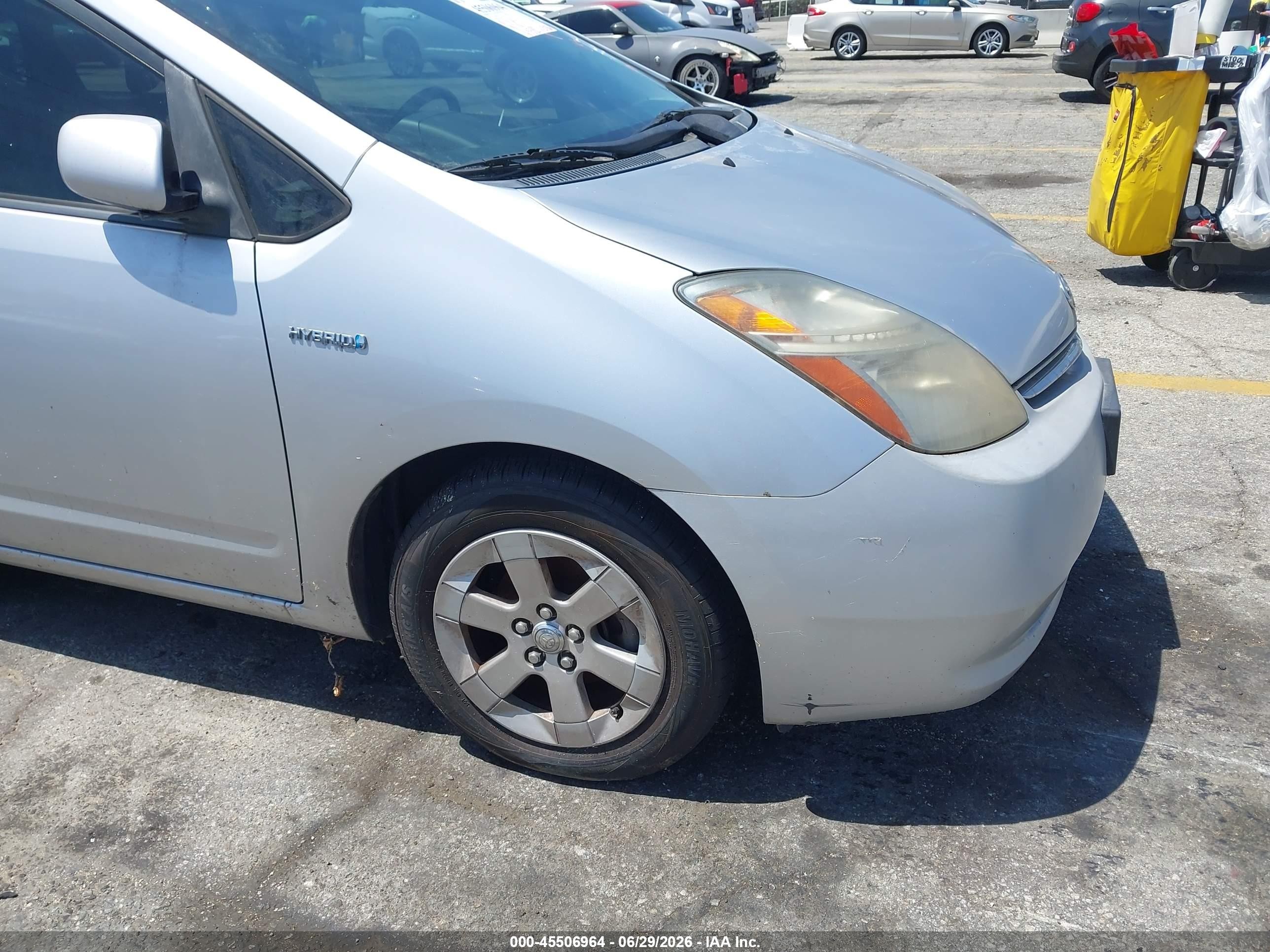 2007 Toyota Prius   Silver vin: JTDKB20U477668631