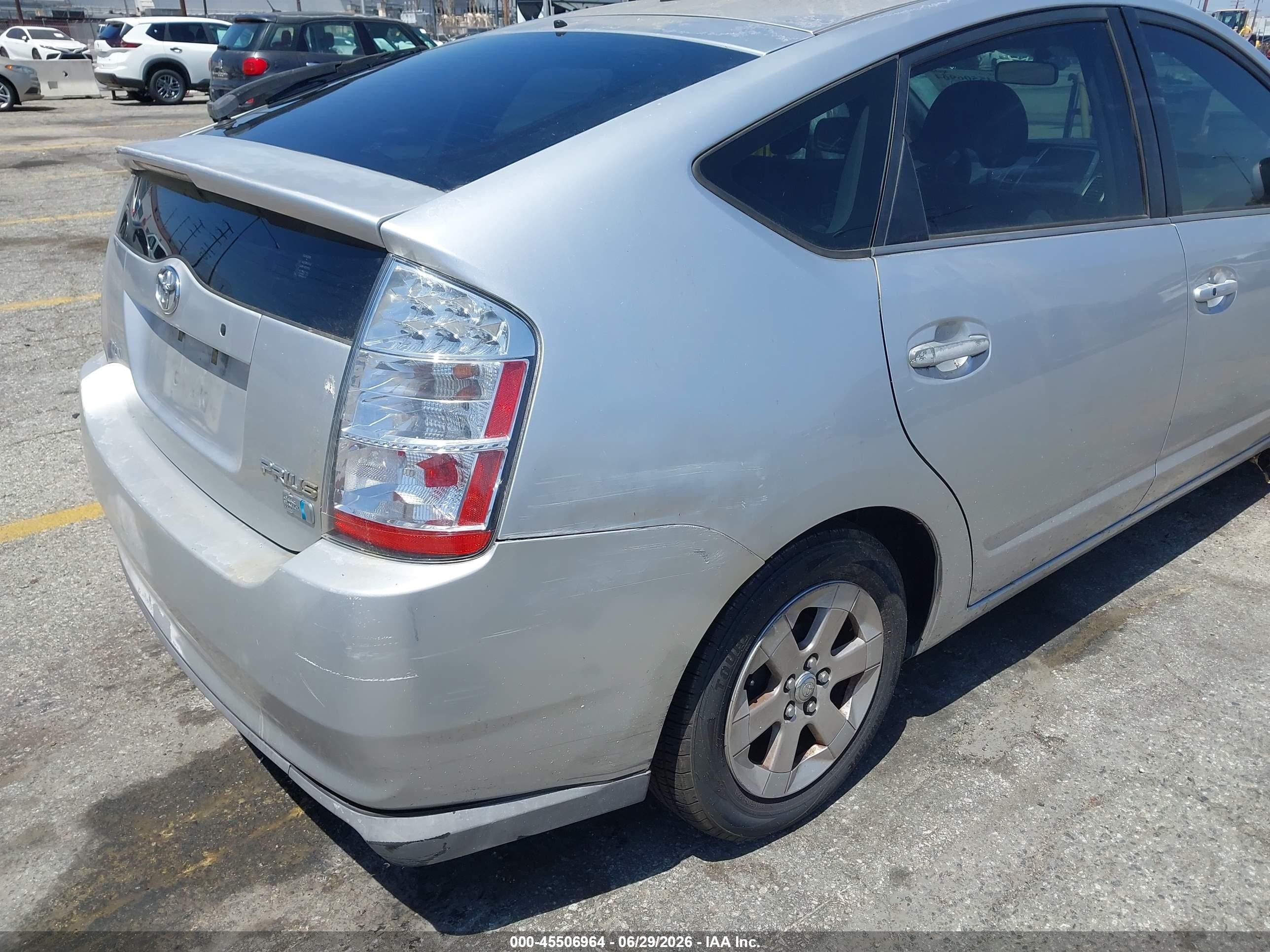 2007 Toyota Prius   Silver vin: JTDKB20U477668631