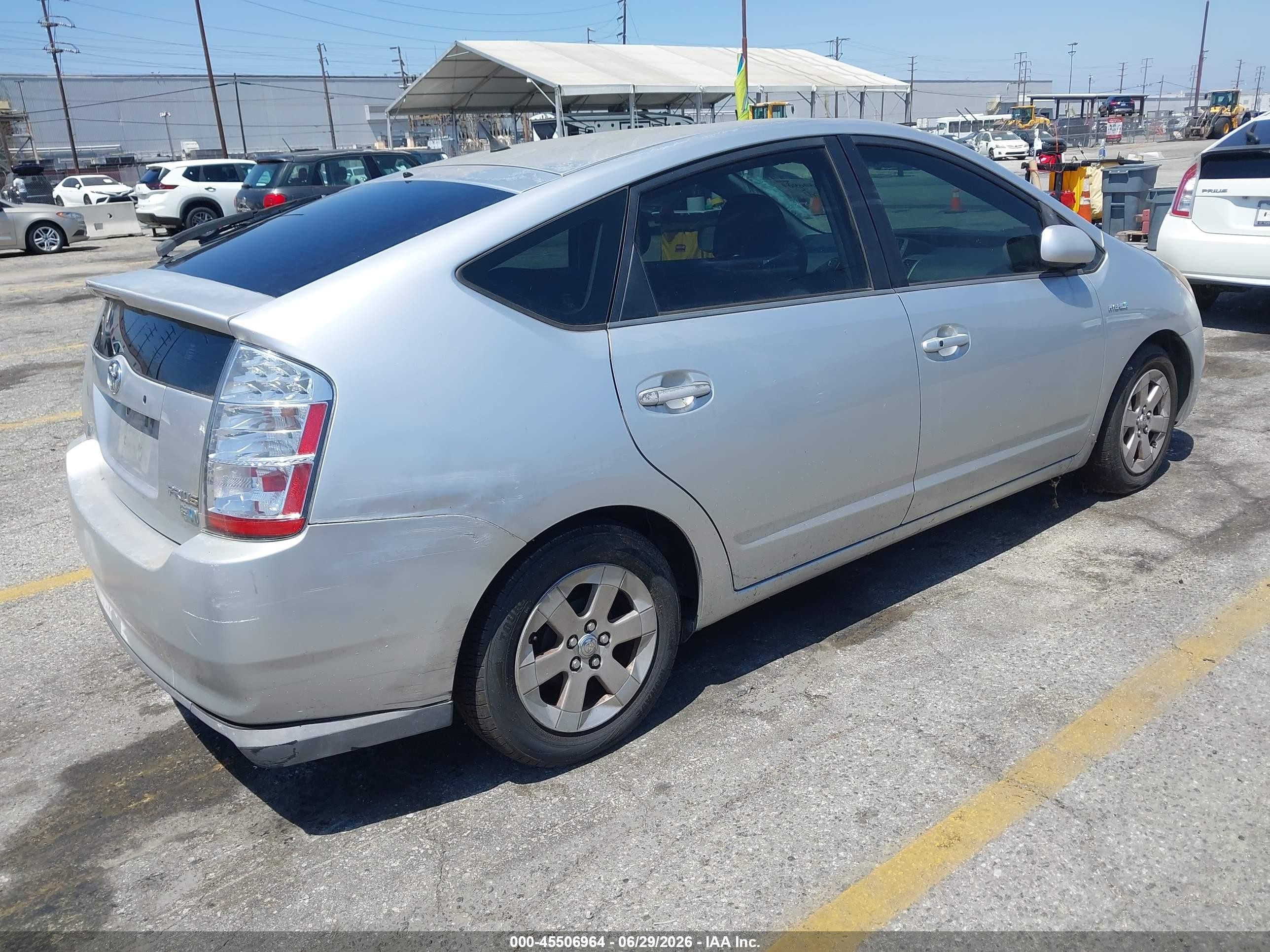 2007 Toyota Prius   Silver vin: JTDKB20U477668631