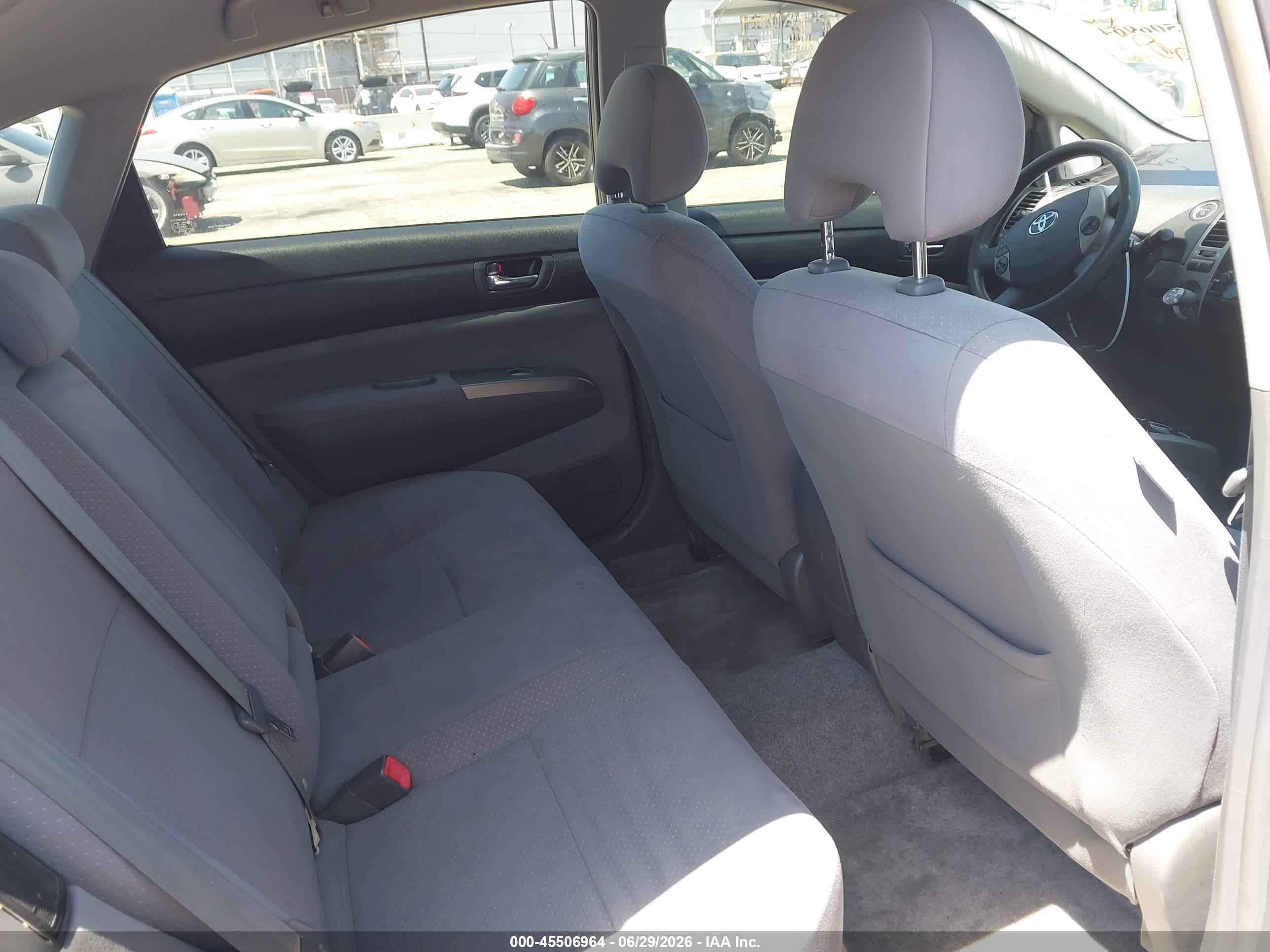 2007 Toyota Prius   Silver vin: JTDKB20U477668631